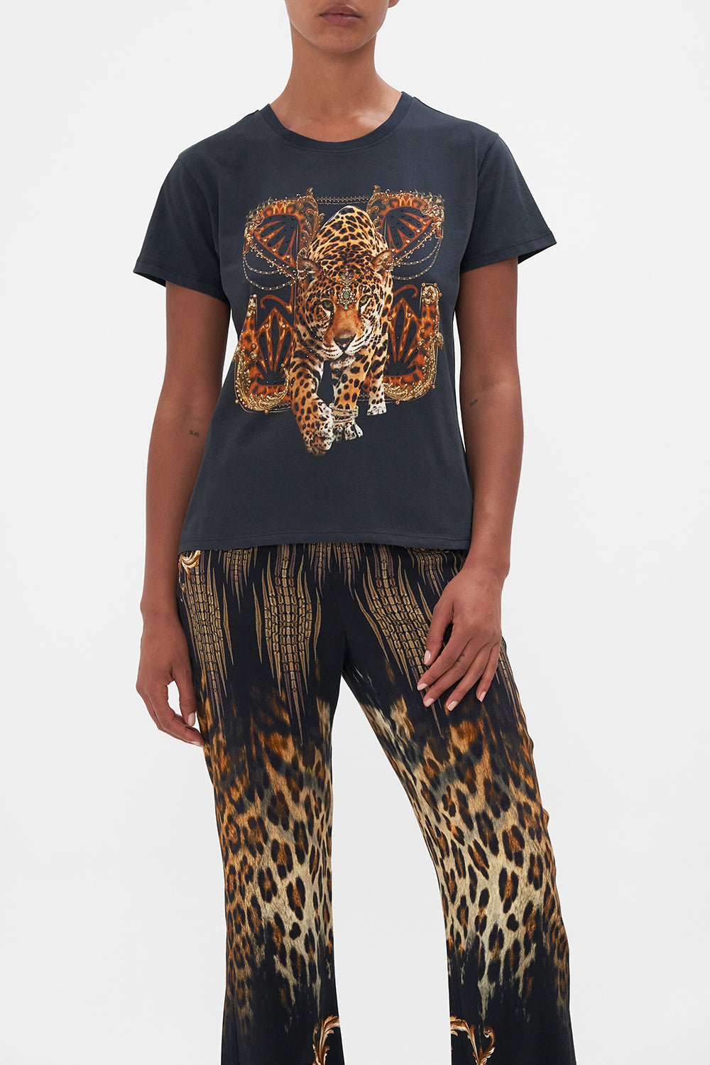 EASY TEE - BLACK JUNGLE DREAMING