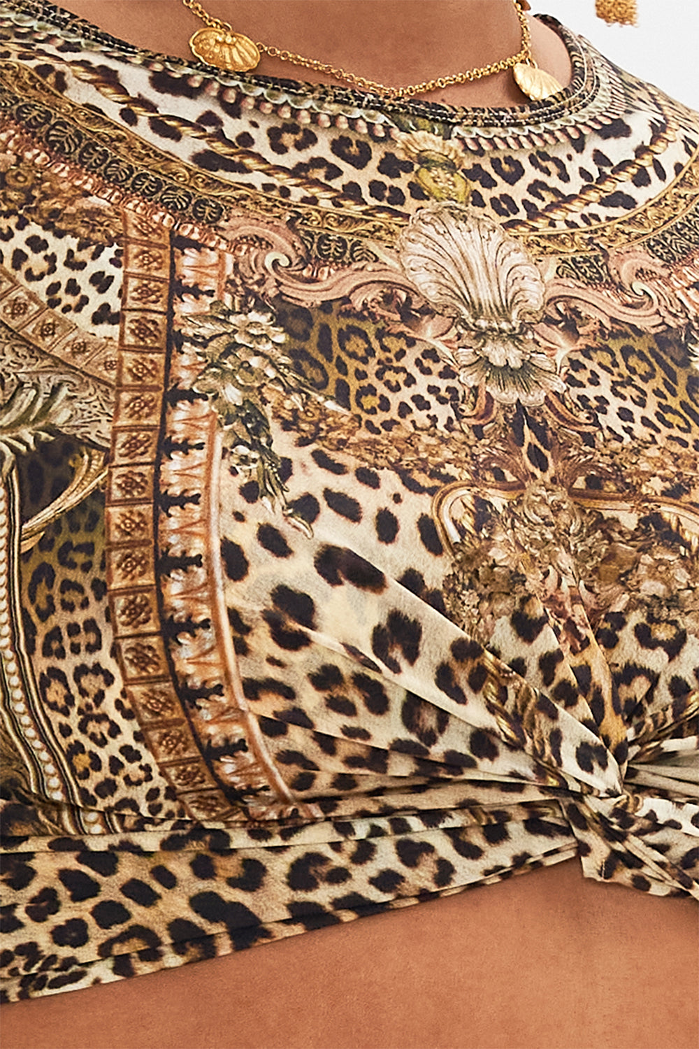 TWIST FRONT LONG SLEEVE TOP STANDING OVATION