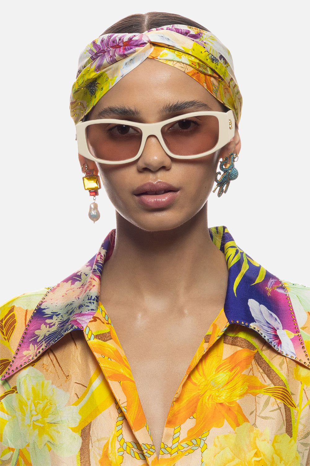 PINOT AT THE PALAZZO SUNGLASSES BUTTER