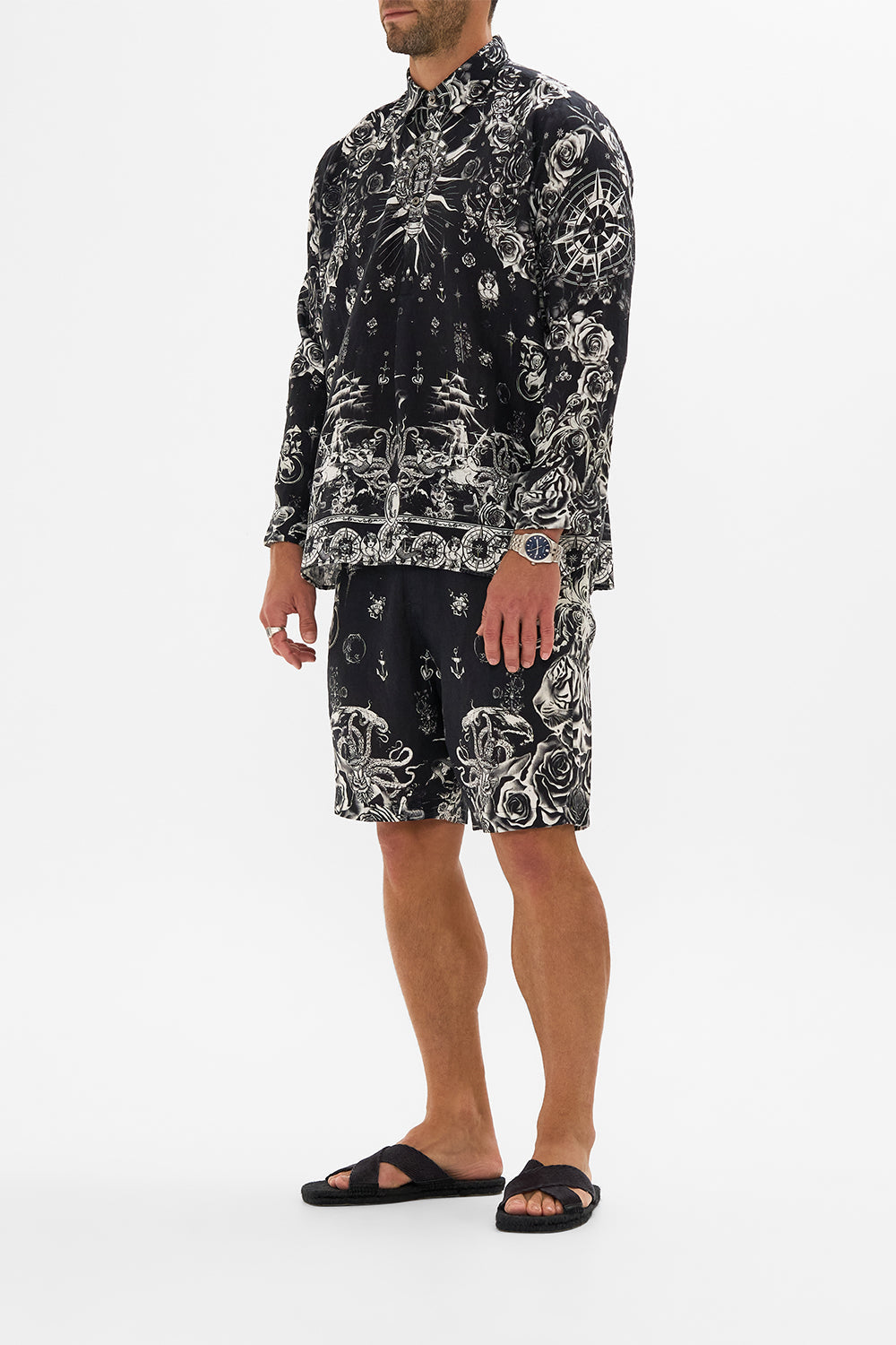 MID LENGTH WALK SHORT TALES OF TATTOO