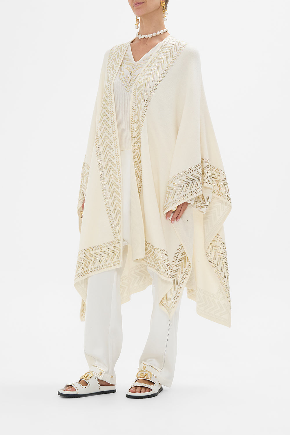 CAMILLA Throw Over in Valley of the Queens print