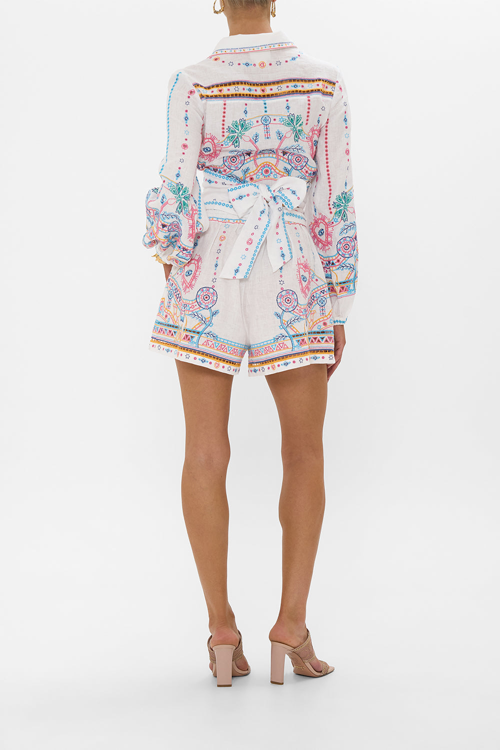 TUCK FRONT SHORT WITH BELT LIVING IN COLOUR