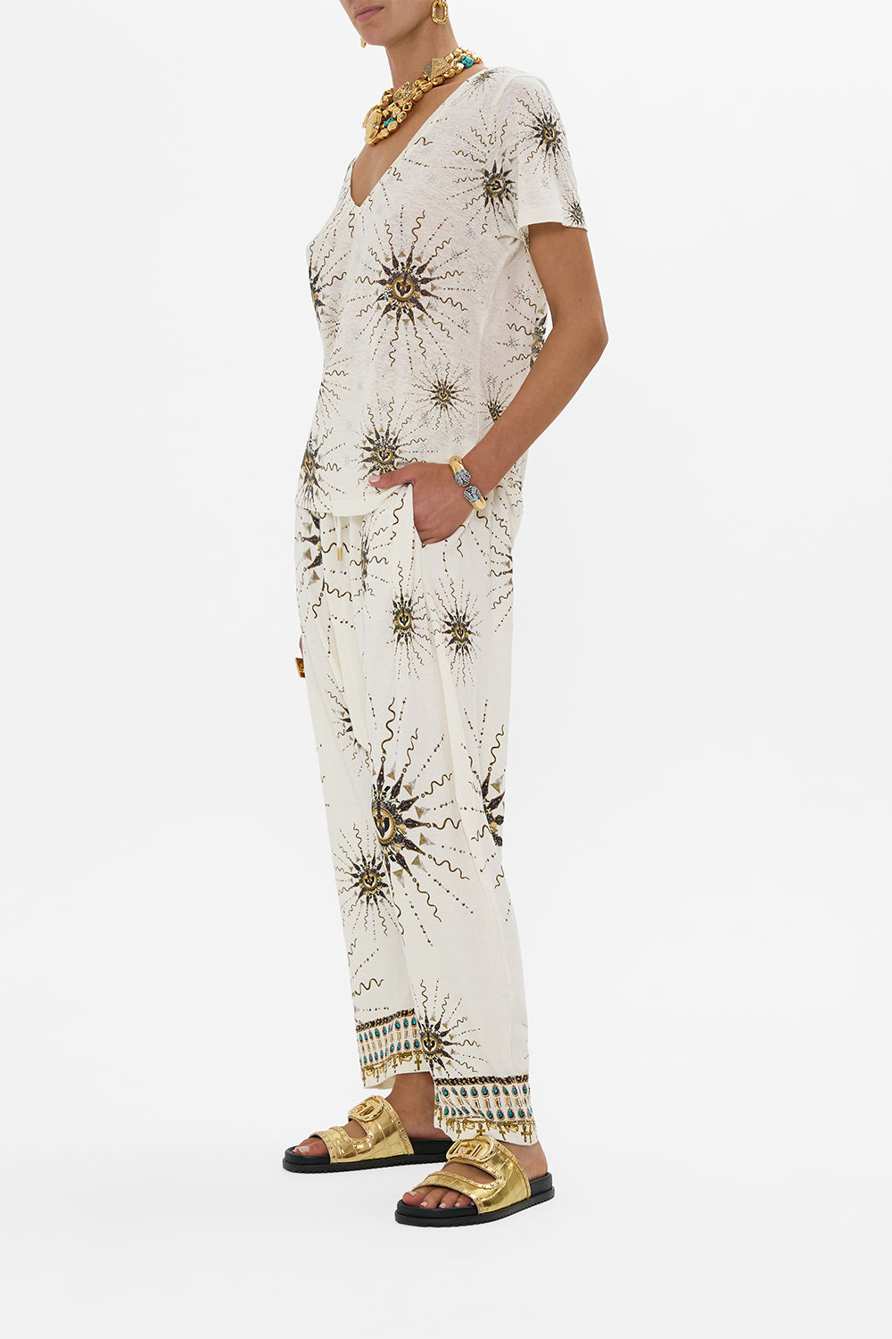 RELAXED V-NECK TEE GODDESS ENERGY