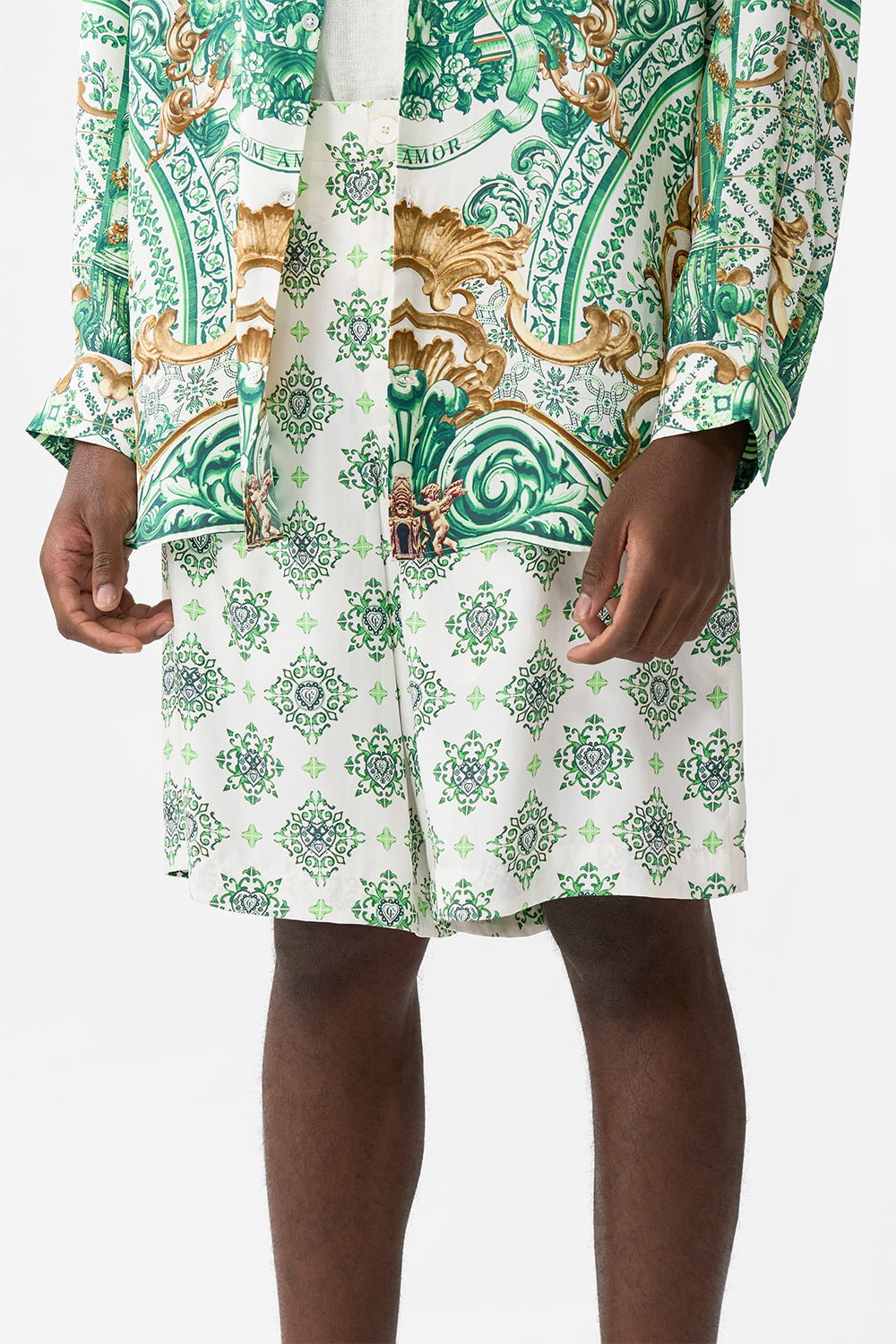 FIXED WAIST MID LENGTH WALK SHORT CORRIDOR OF CALM