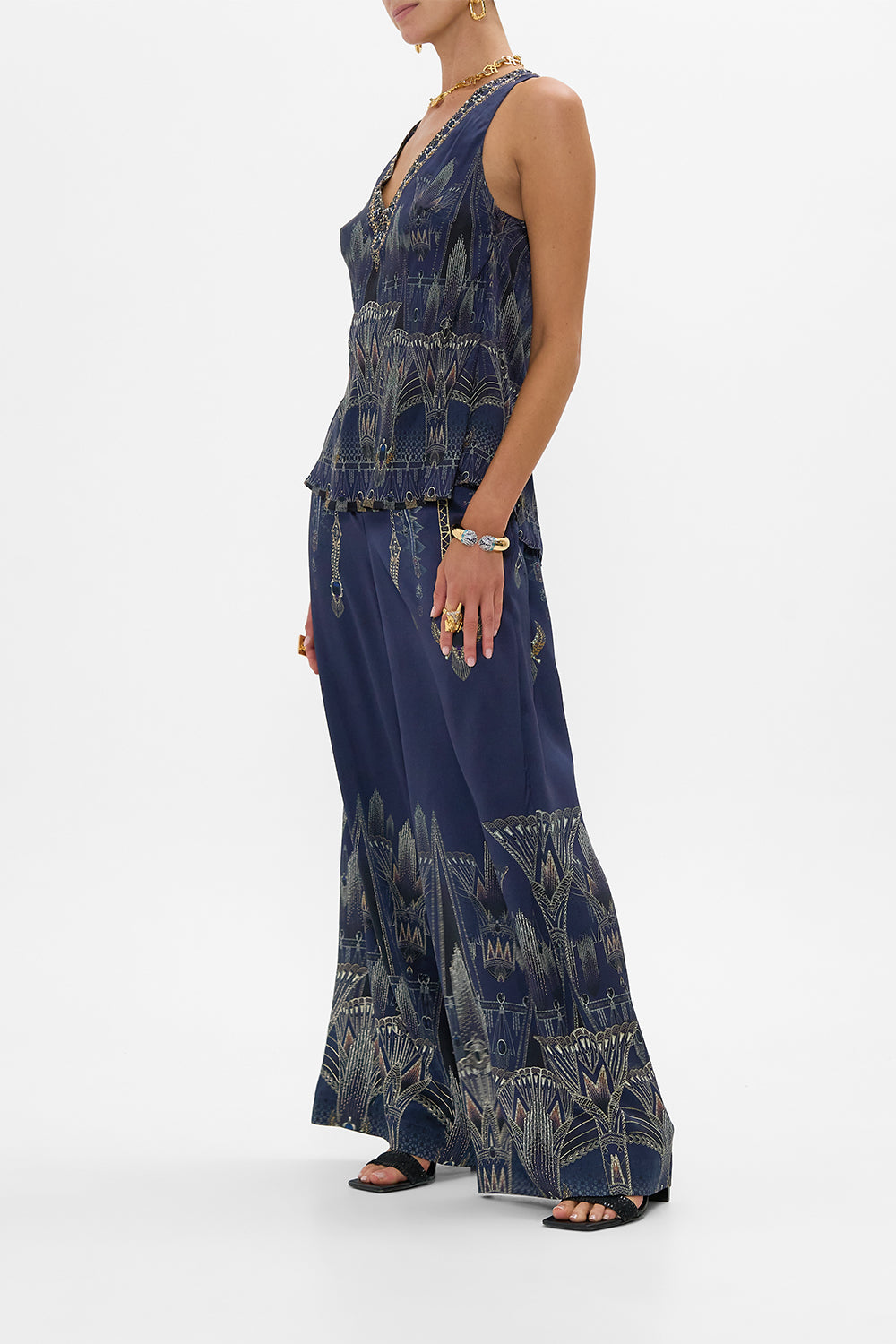 V NECK TOP WITH KNOT BACK THE EGYPT EFFECT