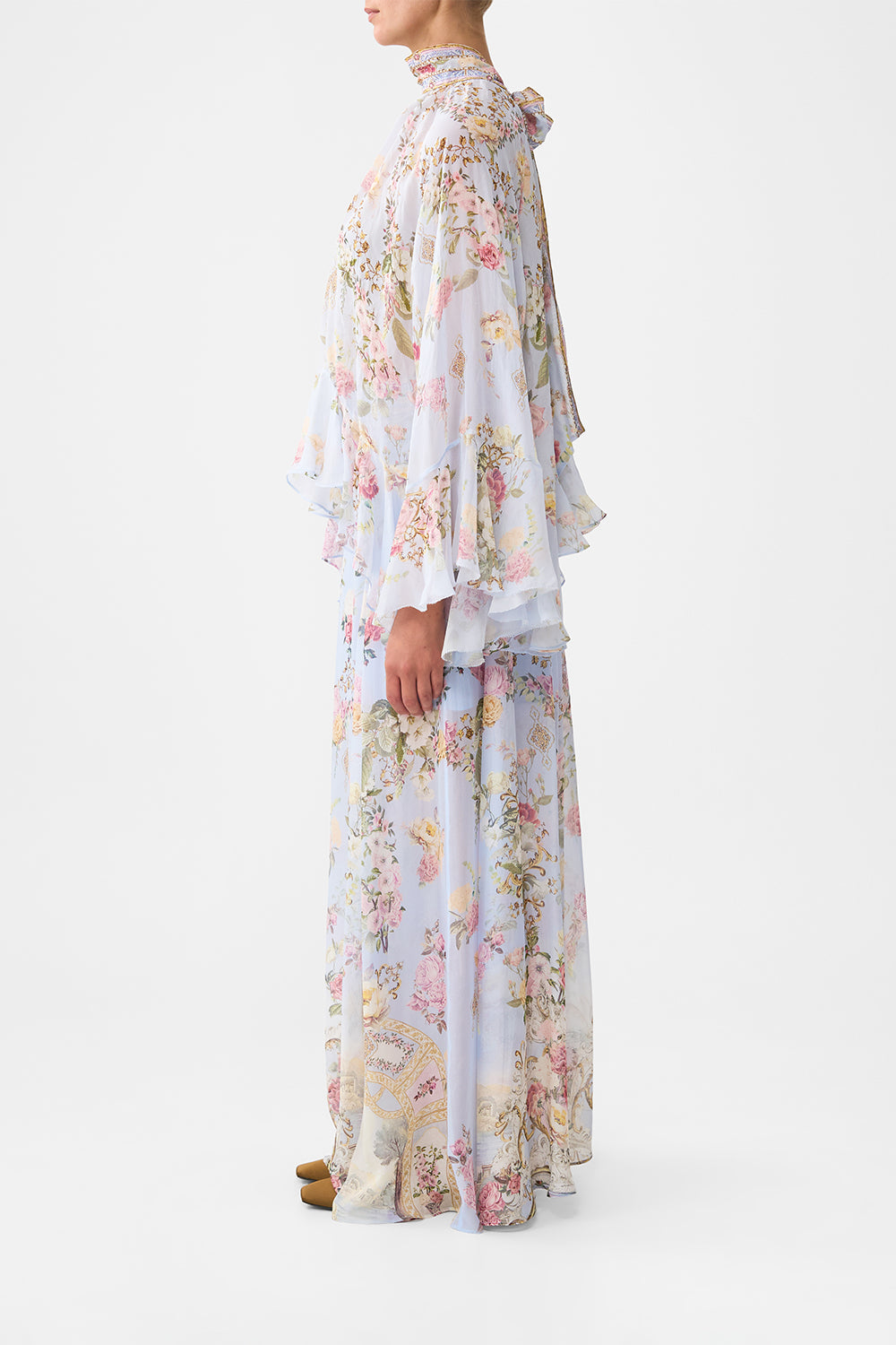 COLLARED LONG SLEEVE TOP WITH RUFFLES TILED IN TIME