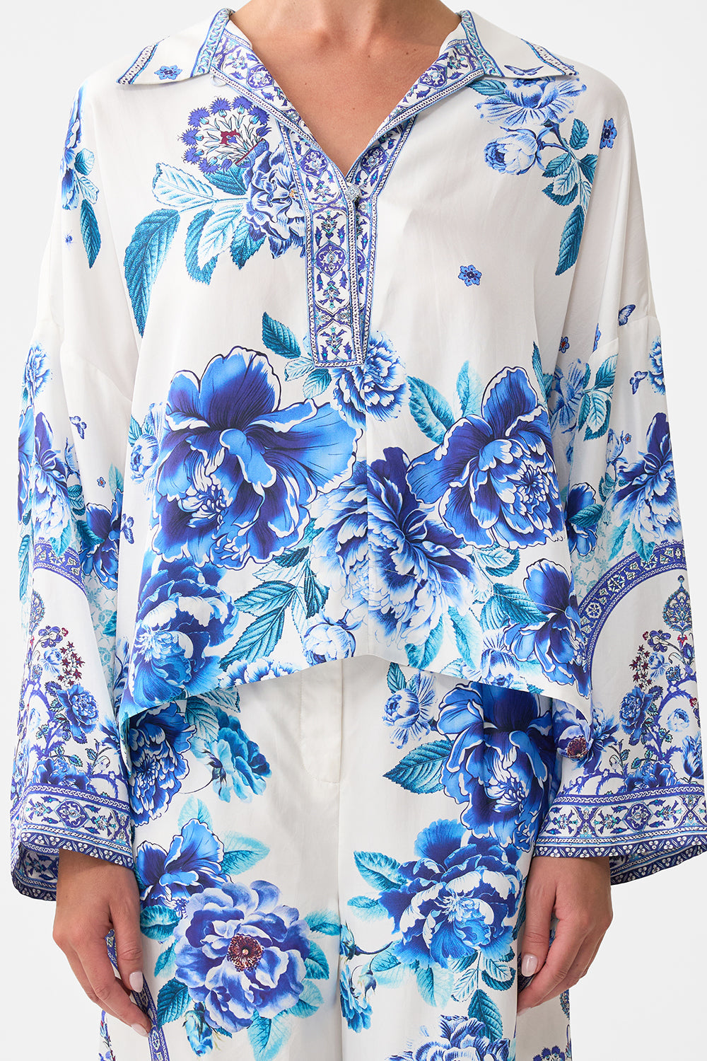 CROPPED RELAXED SHIRT A CERAMIC GARDEN