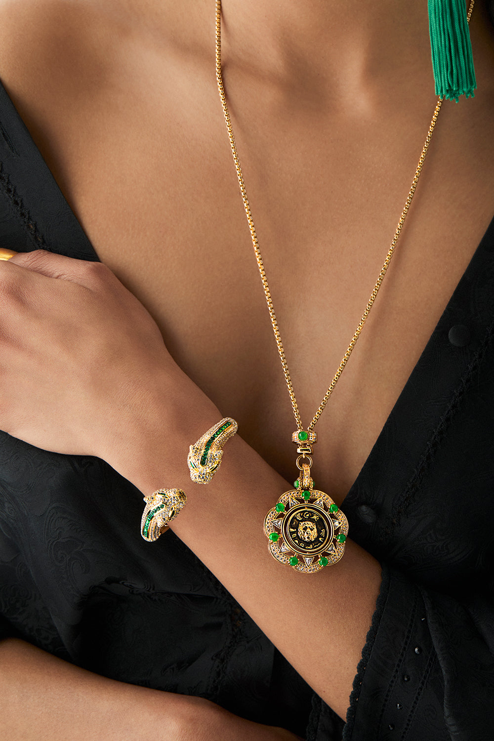 FIERCE FOLKLORE PENDANT NECKLACE GOLD