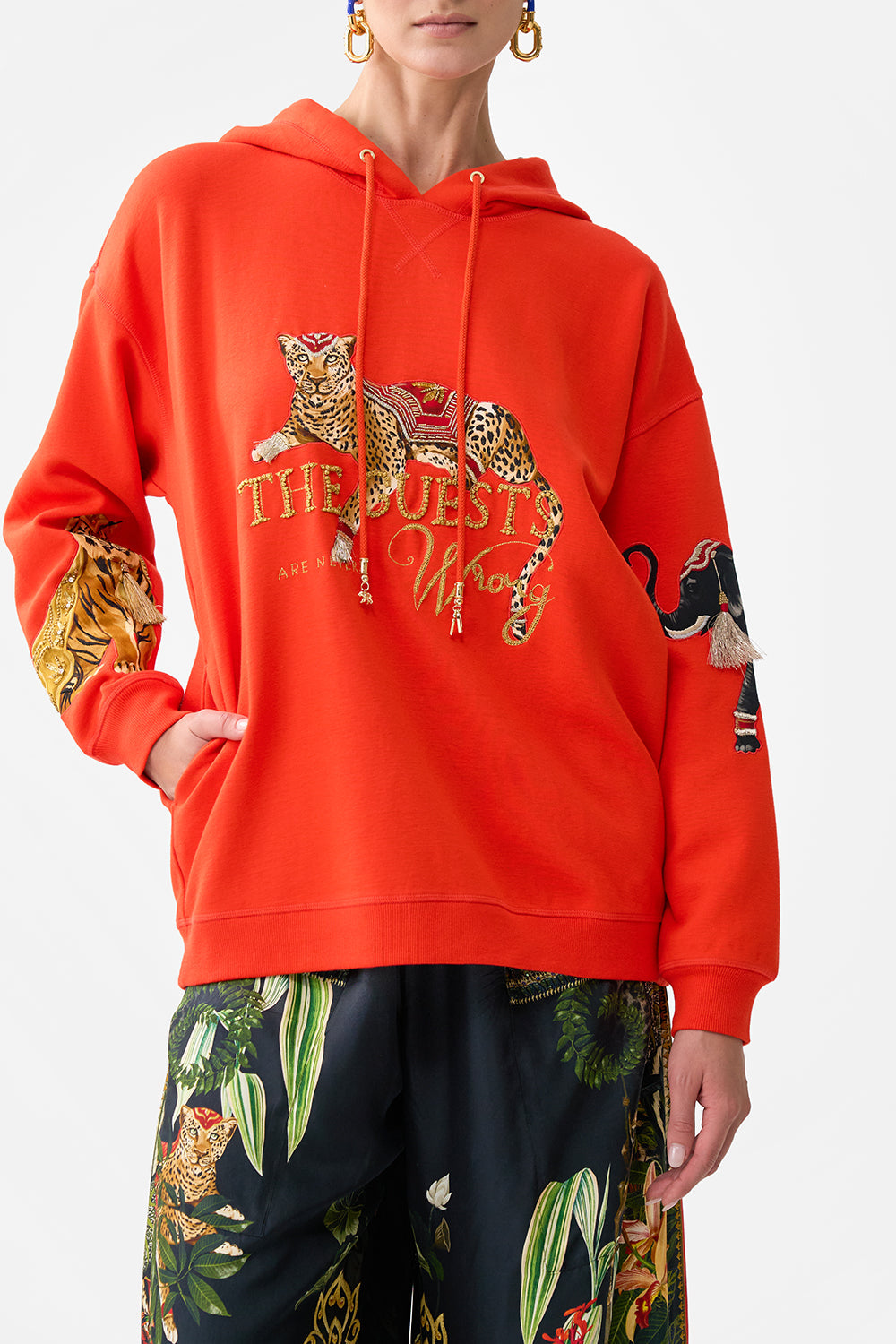 HOODIE WITH POCKETS READY FOR MY WELCOME DRINK