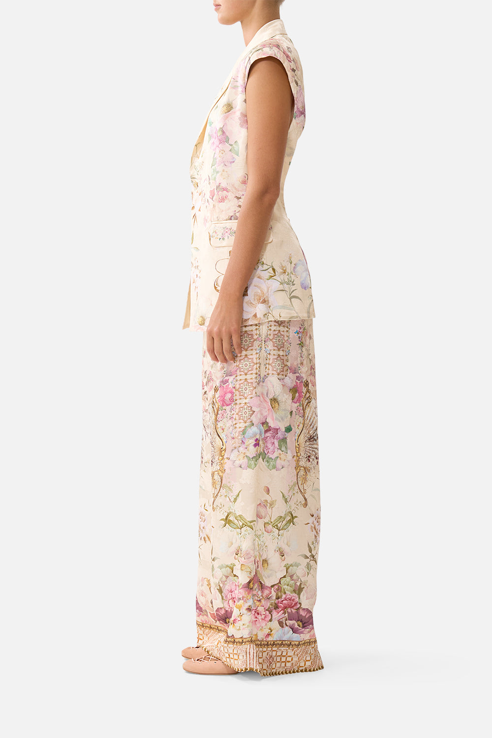 TAILORED SLEEVELESS VEST ADORNED IN ARANJUEZ
