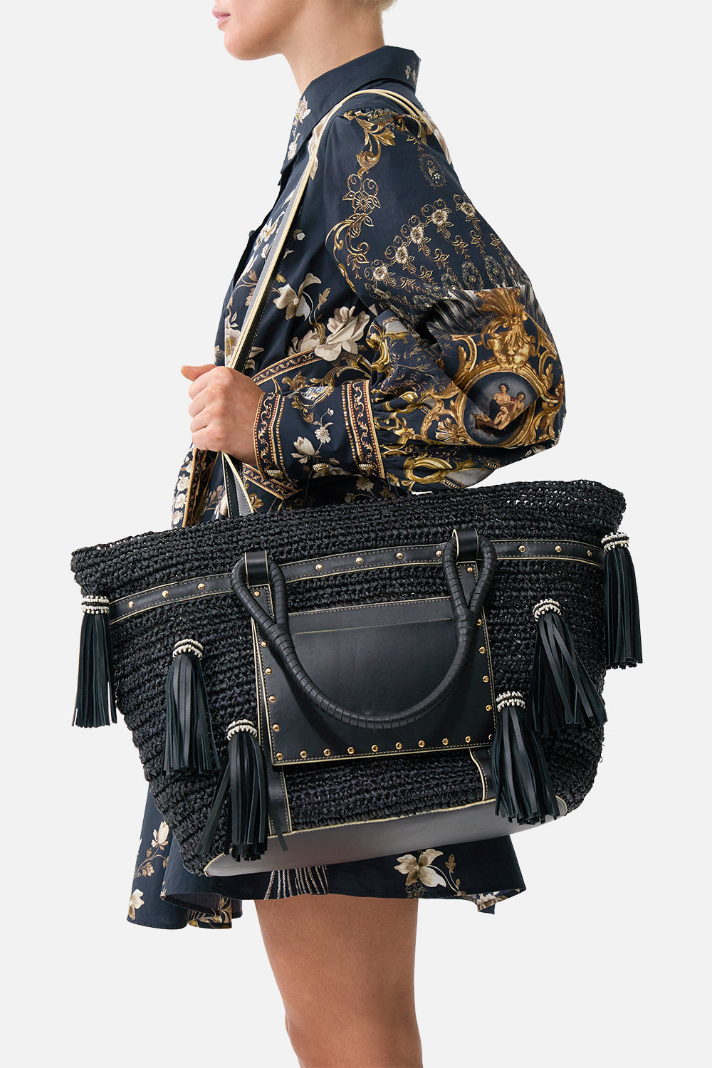 RAFFIA TOTE WITH TASSELS SOLID BLACK