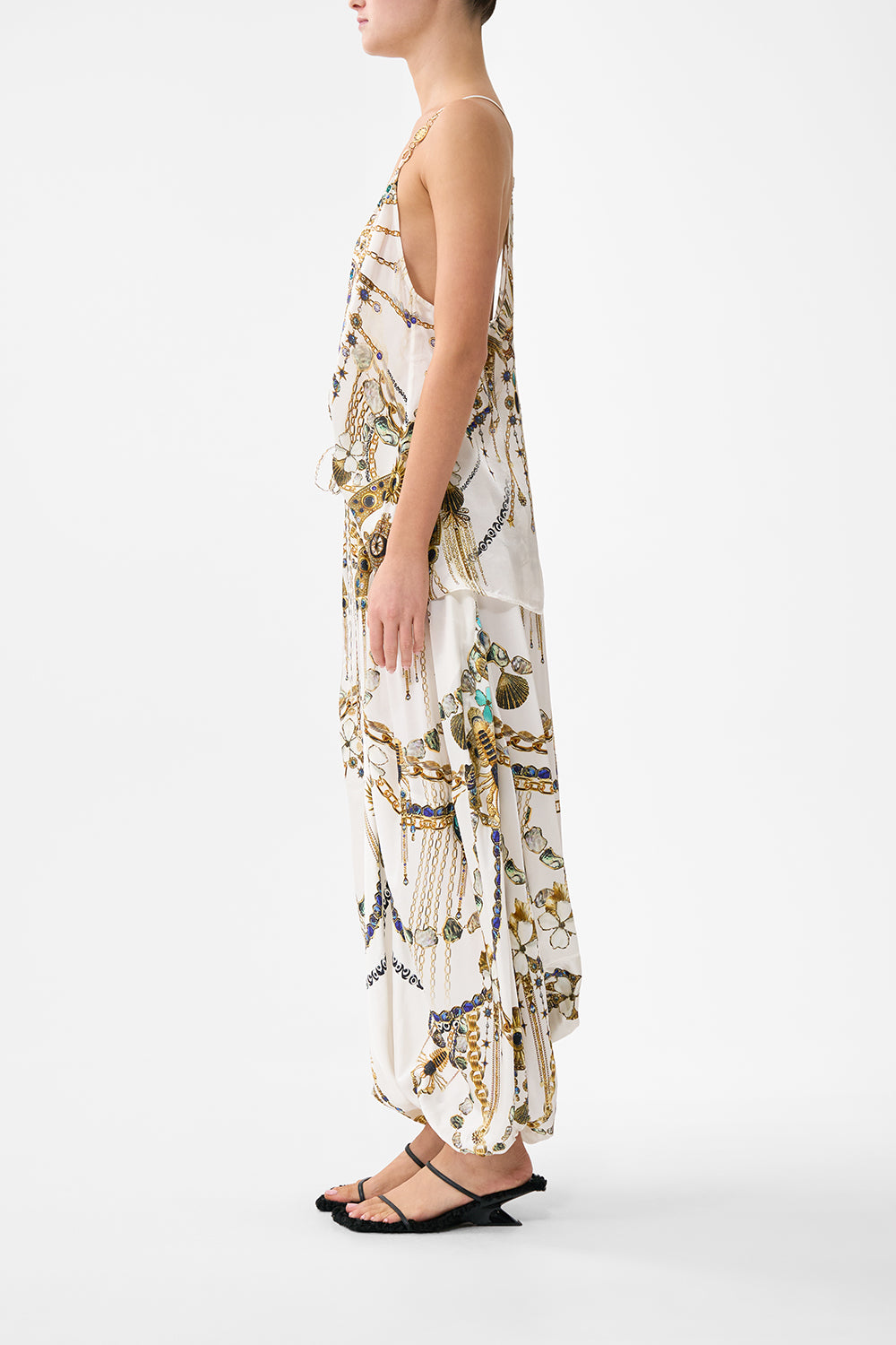 T-BACK SHOESTRING TOP CHAIN GANG