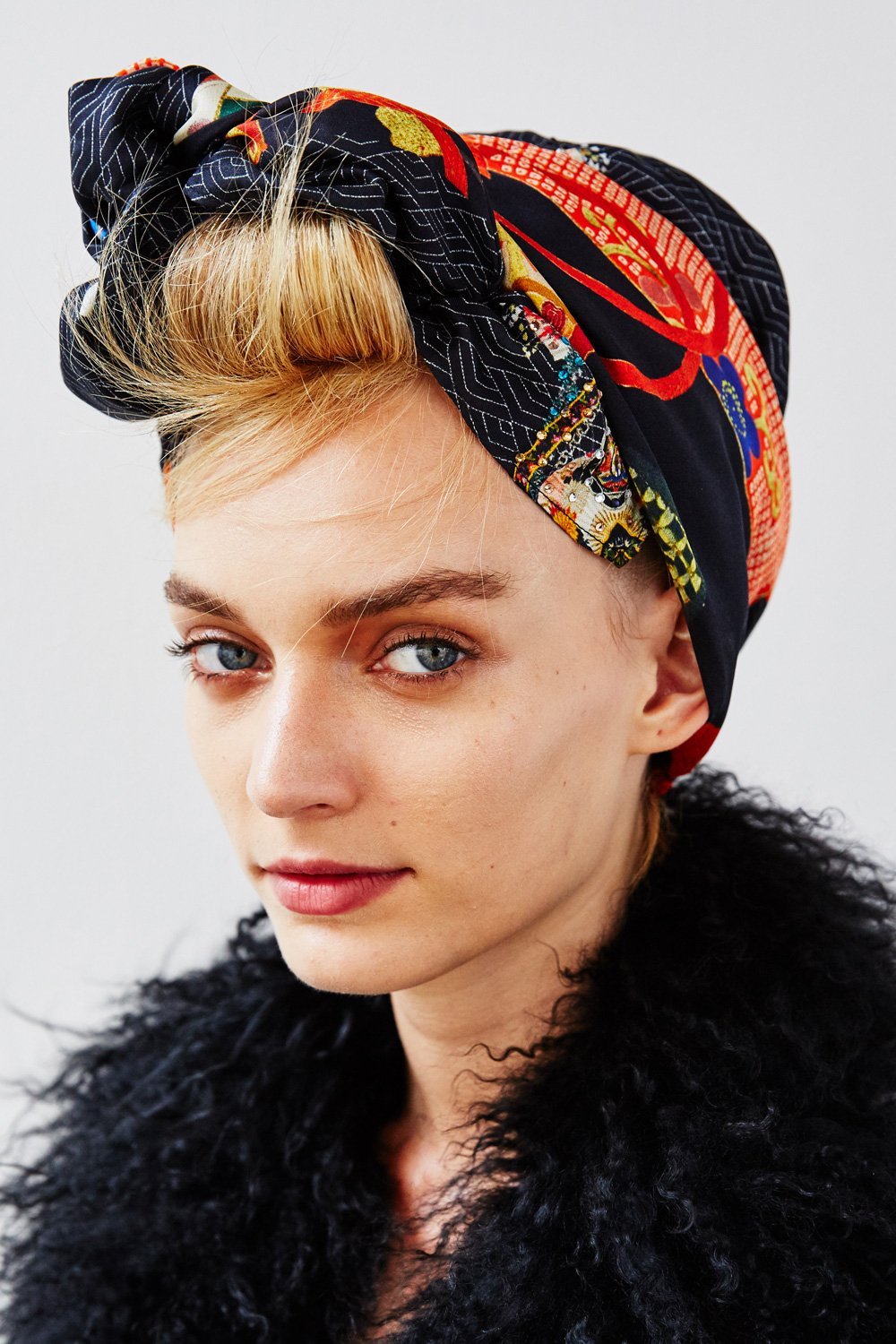 CAMILLA KISSING THE SUN LARGE SQUARE SCARF