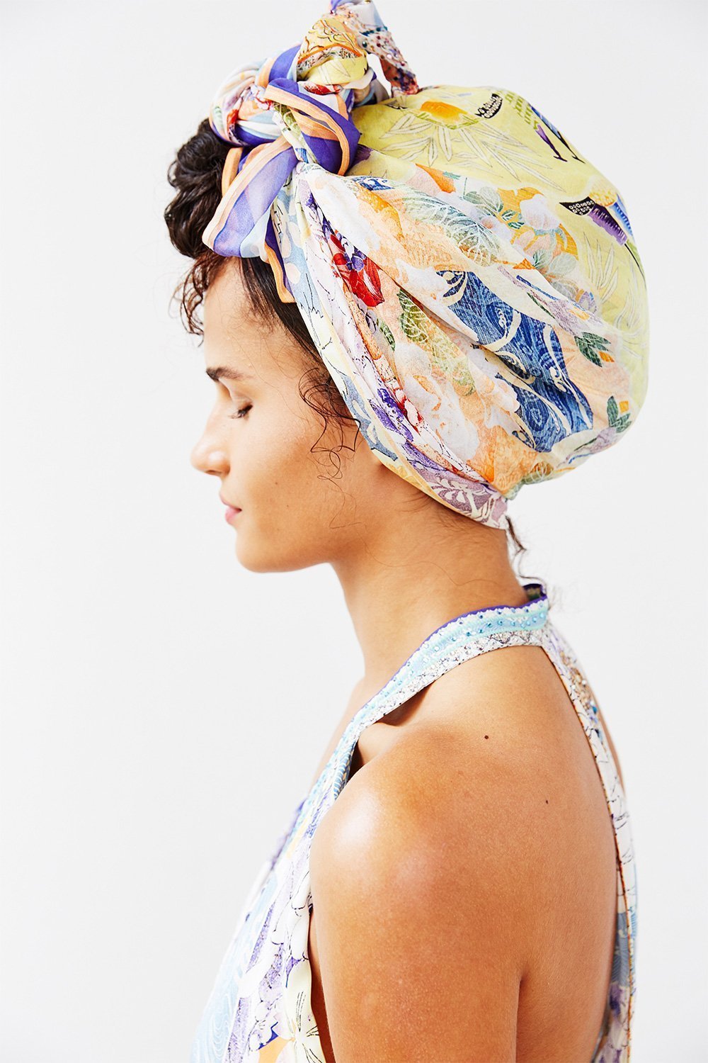 LARGE SQUARE SCARF GIRL IN THE KIMONO