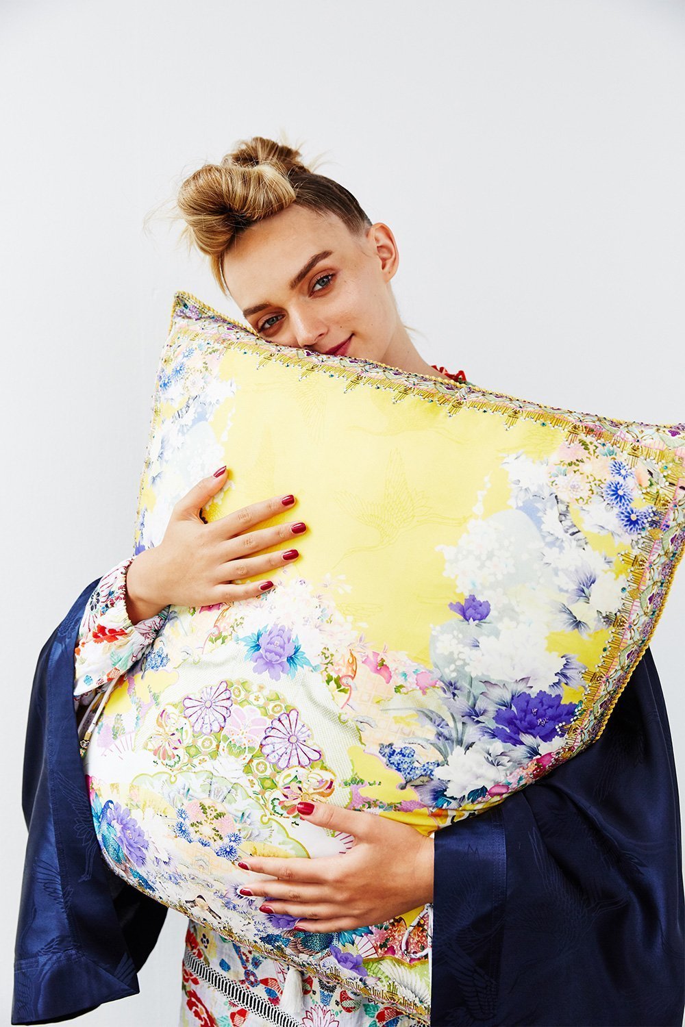 LARGE SQUARE CUSHION MELLOW MUSE