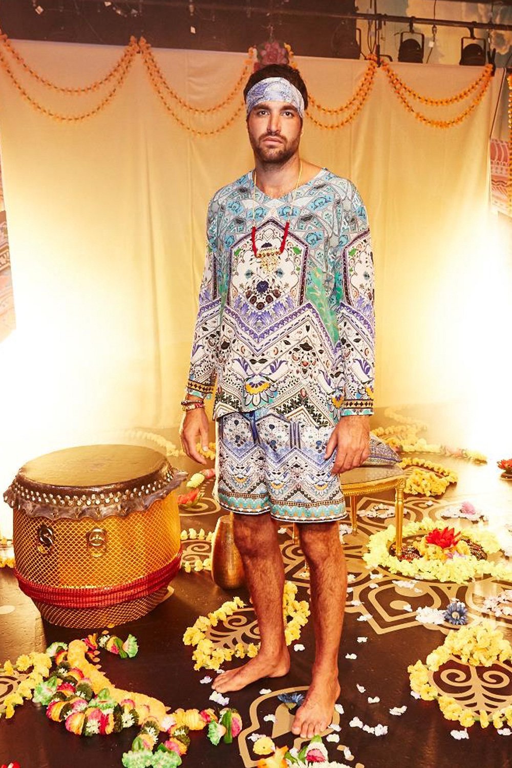 EVERLASTING UDAIPUR MENS HOODED MANTAN