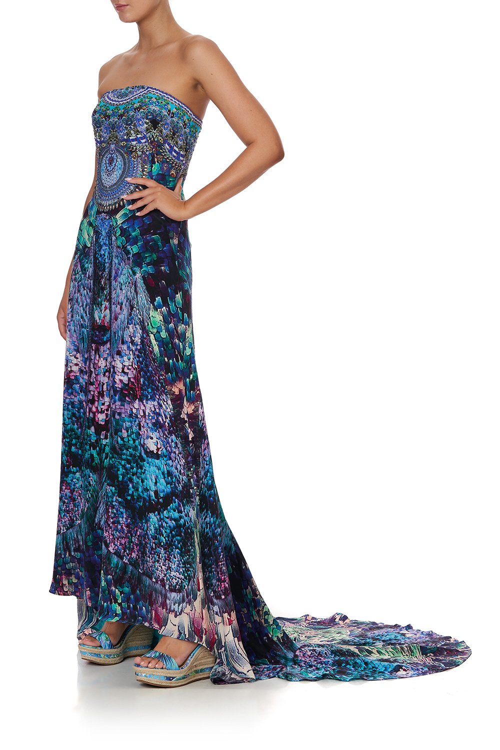 STRAPLESS LONG TAIL GOWN RISE & UNVEIL