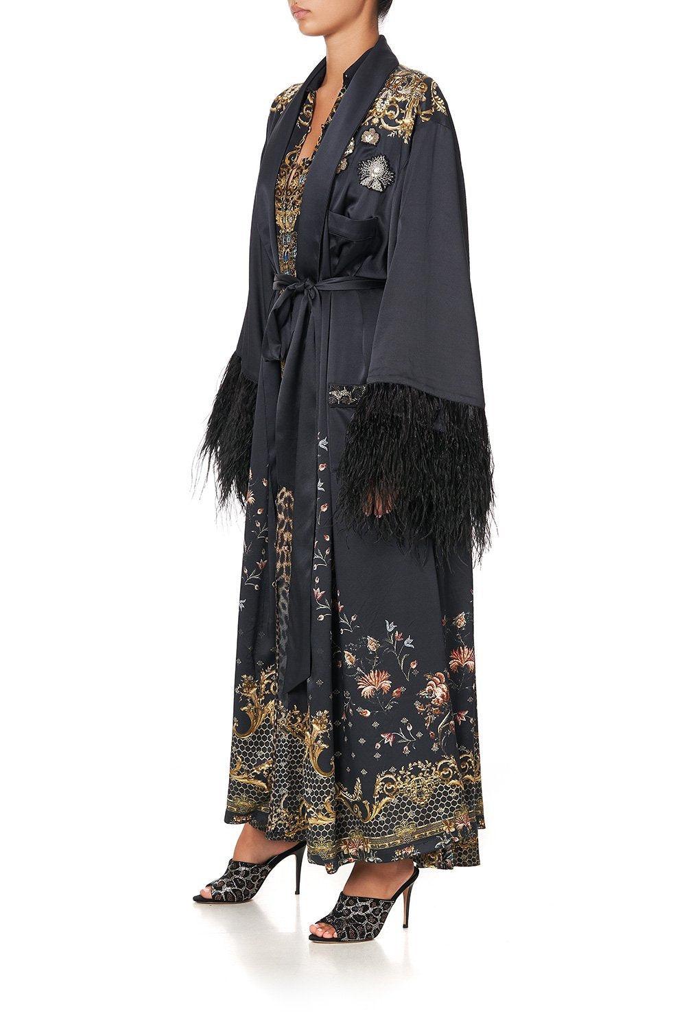 LONG ROBE WITH FLARED SLEEVE ABINGDON PALACE