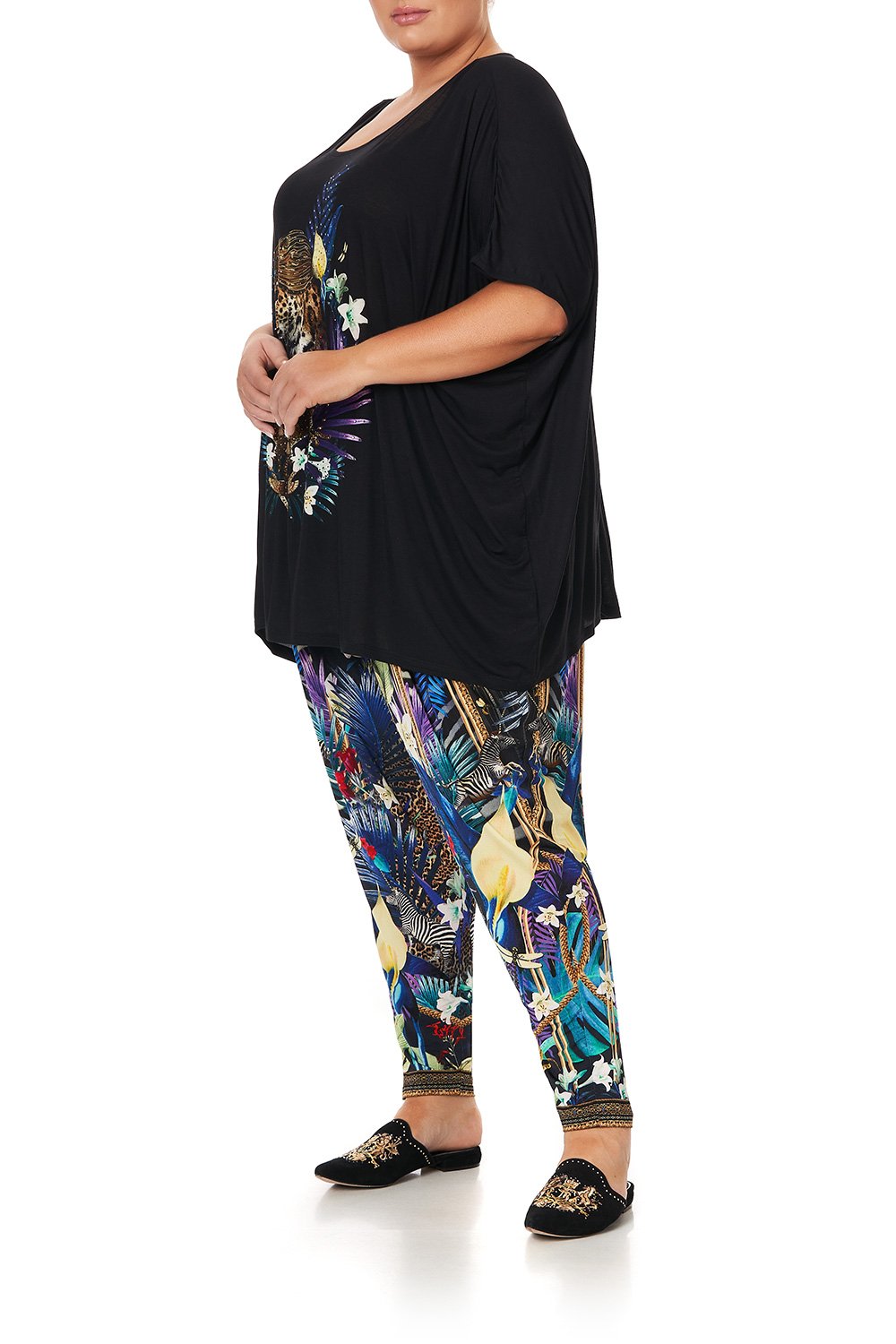 LOOSE FIT ROUND NECK TEE RAINBOW ROOM