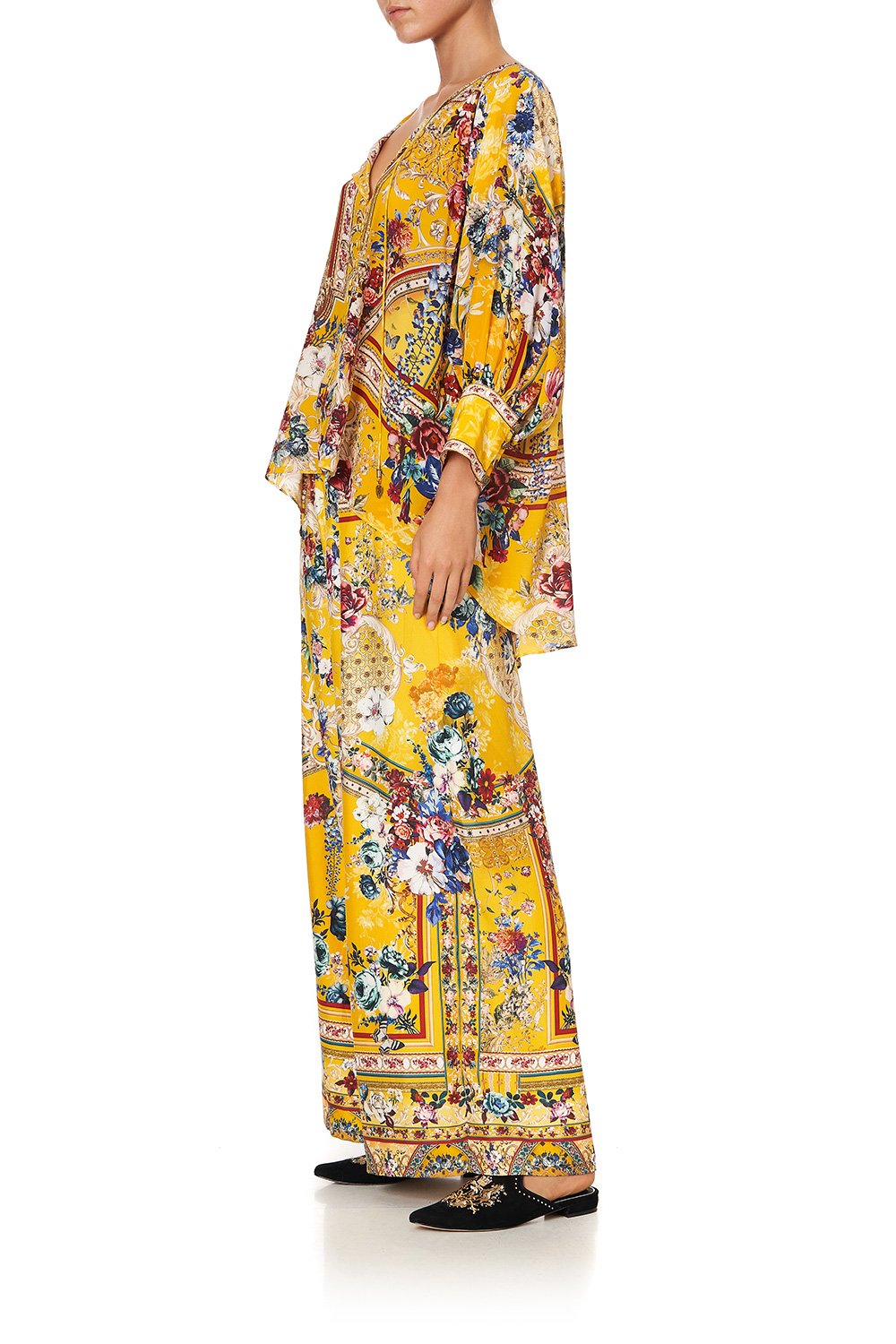 RAGLAN SLEEVE BUTTON UP TOP CROWNED ROSES