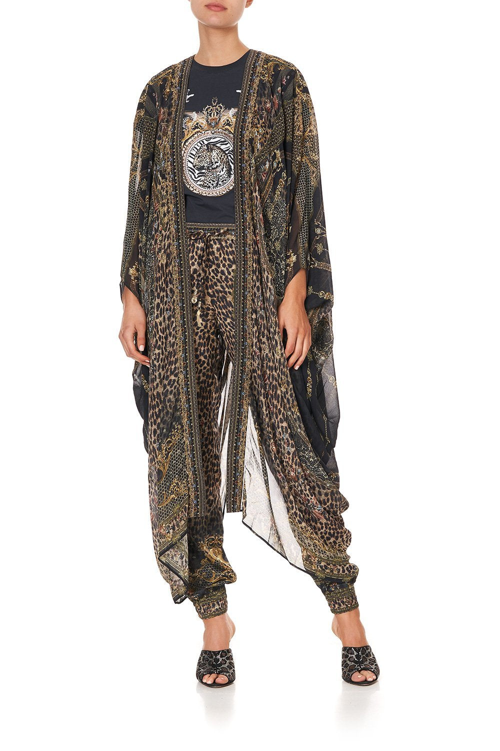 LAYER WITH CENTRE BACK PANEL ABINGDON PALACE