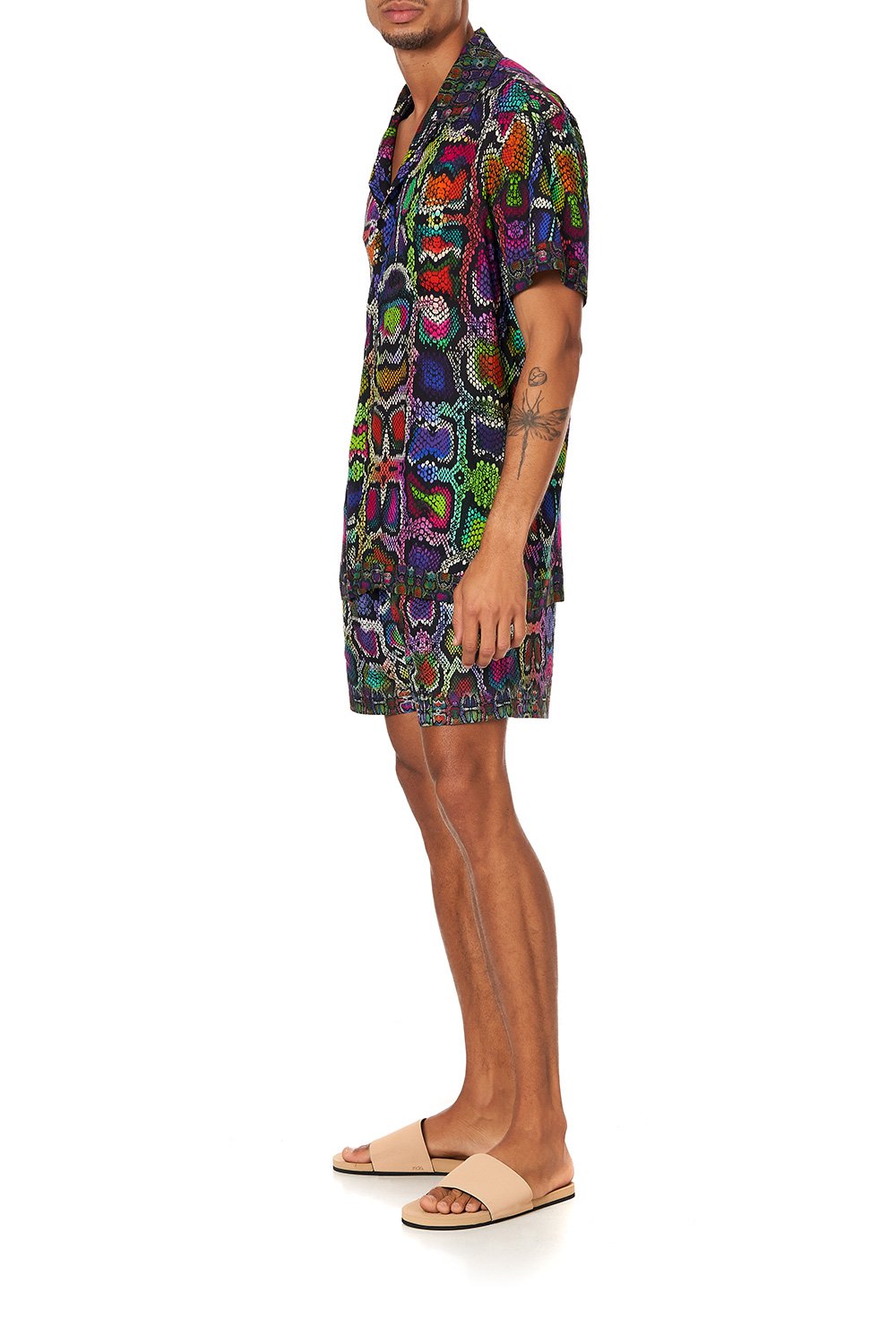 SHORT SLEEVE CAMP COLLARED SHIRT COMING DOWN FROM COSMOS