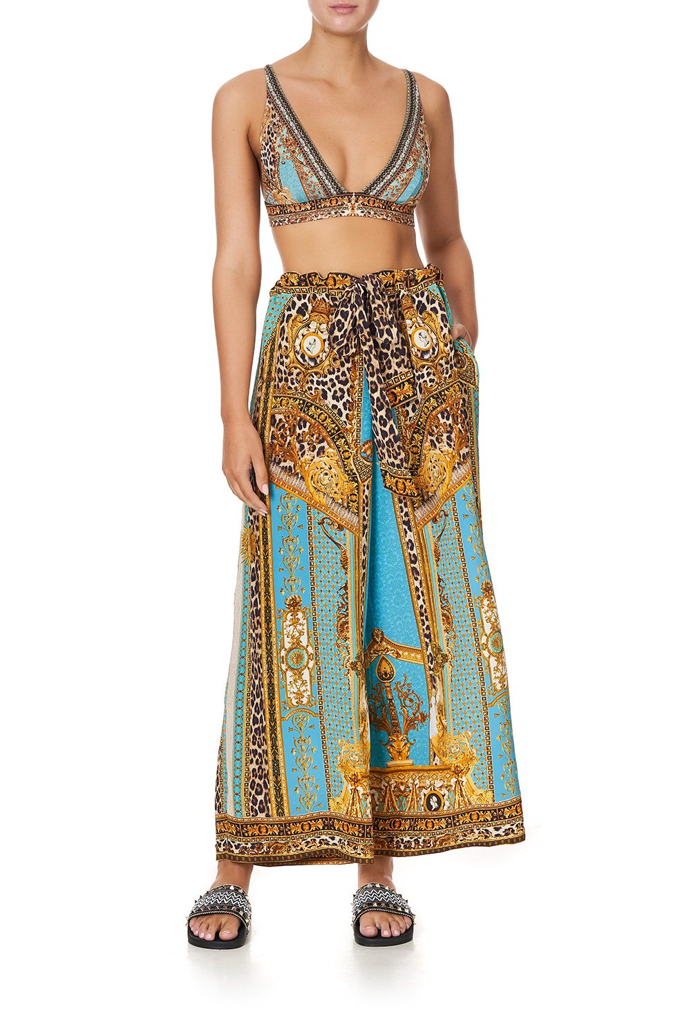 SOFT C/D BRA WITH BACK CLIP DRIPPING IN DECADENCE