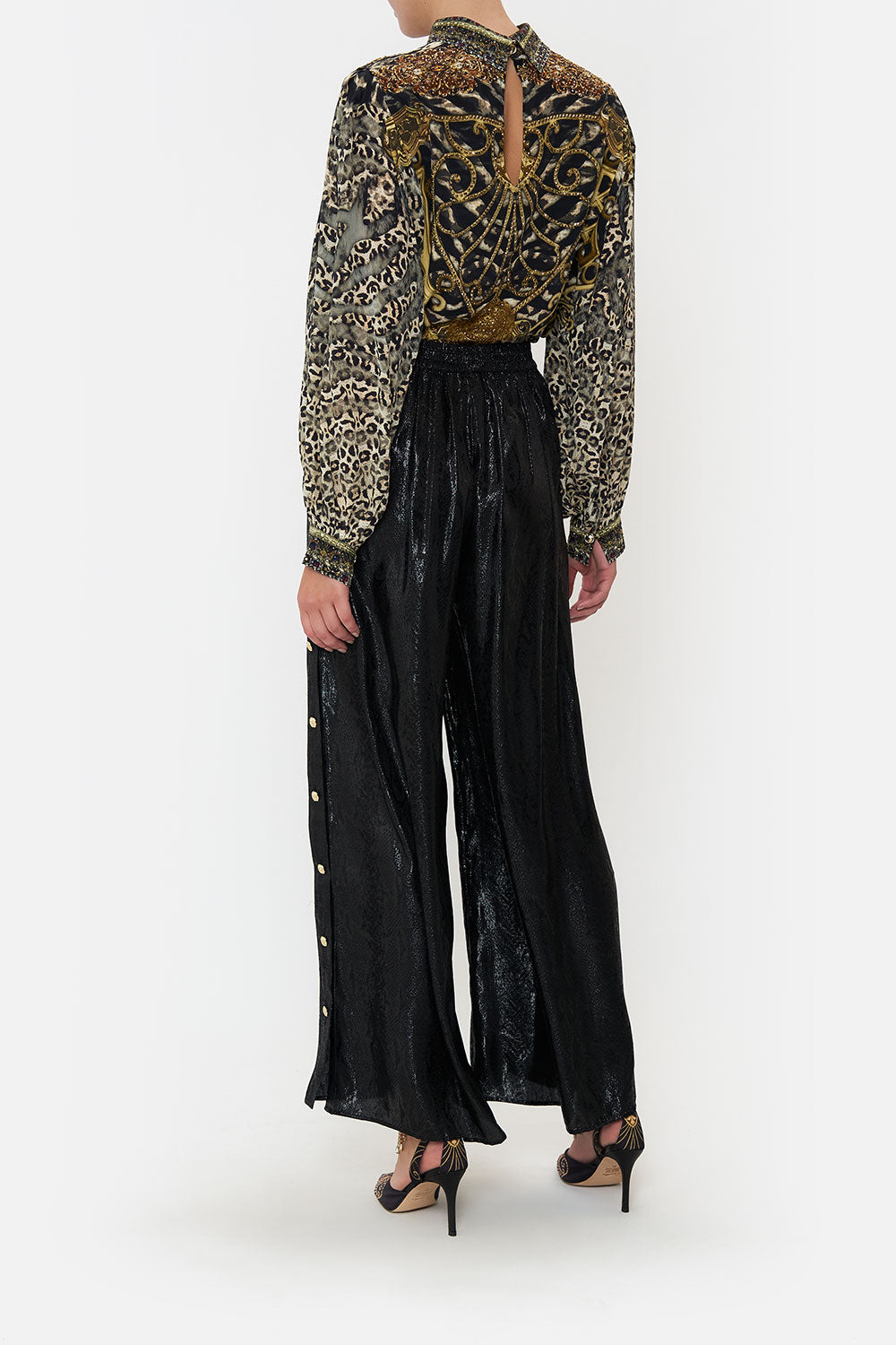 TUCKED SHOULDER TOP ARMADA