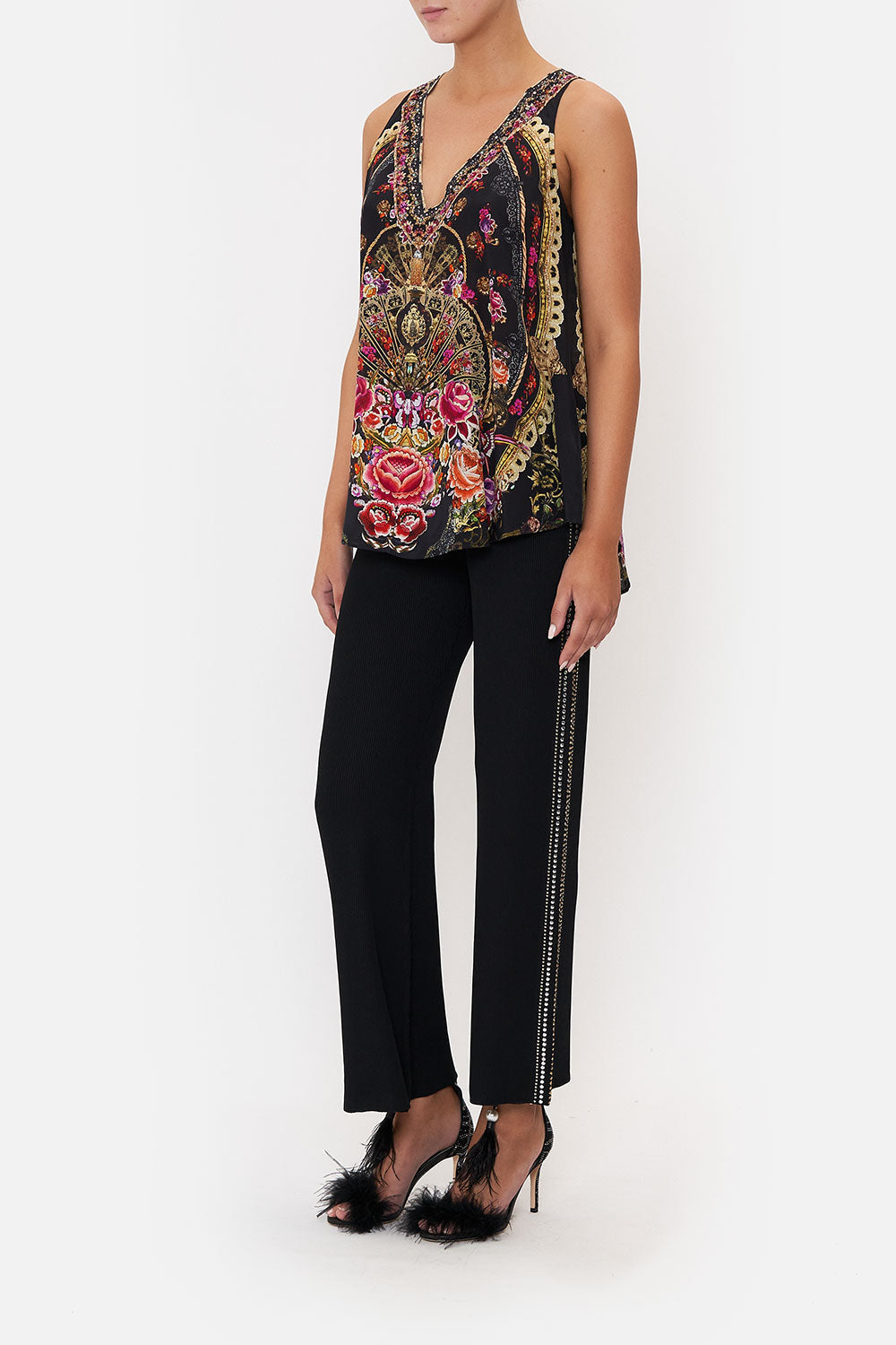 V NECK BUTTON BACK TOP DANCE WITH DUENDE