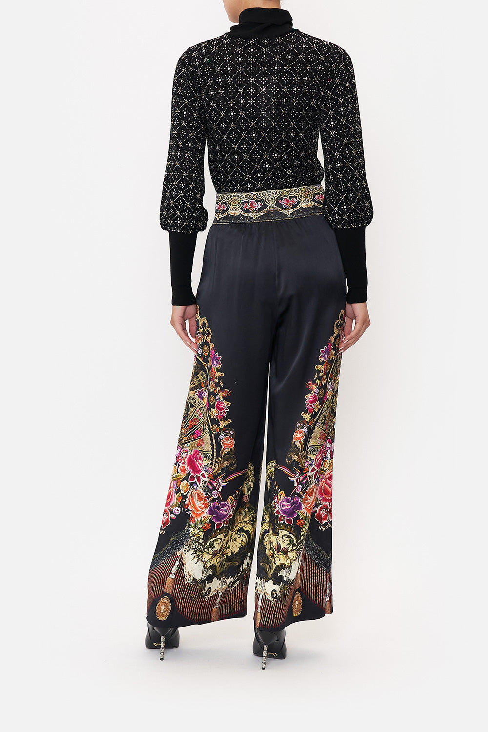 GATHERED CUFF FITTED KNIT DANCE WITH DUENDE