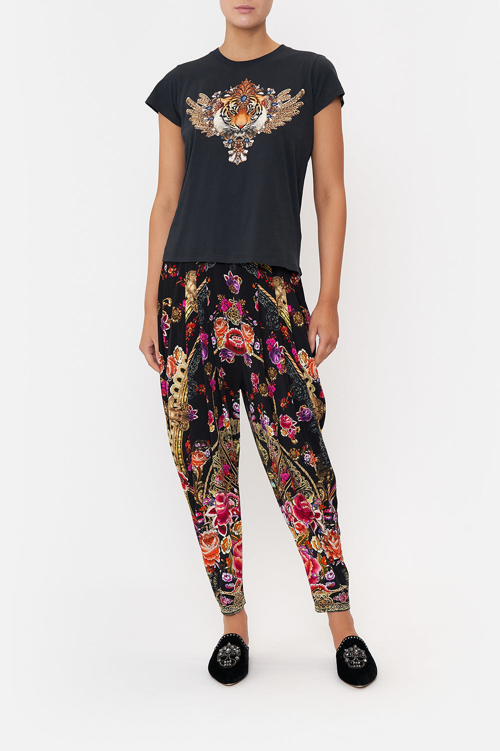 SLIM FIT ROUND NECK T-SHIRT DANCE WITH DUENDE