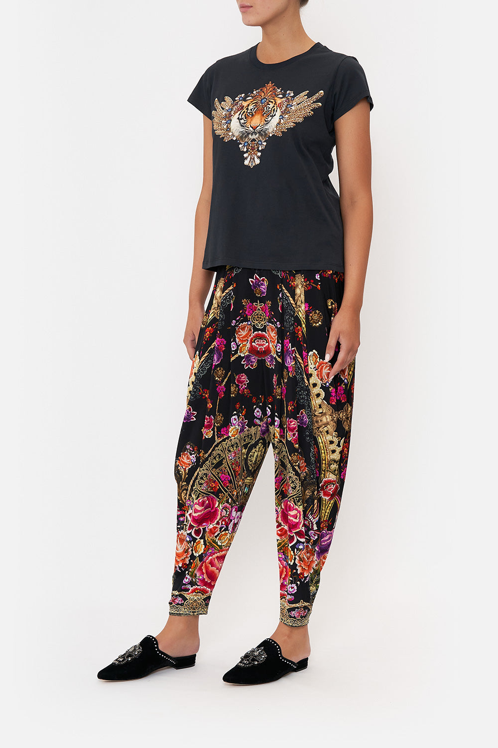 SLIM FIT ROUND NECK T-SHIRT DANCE WITH DUENDE