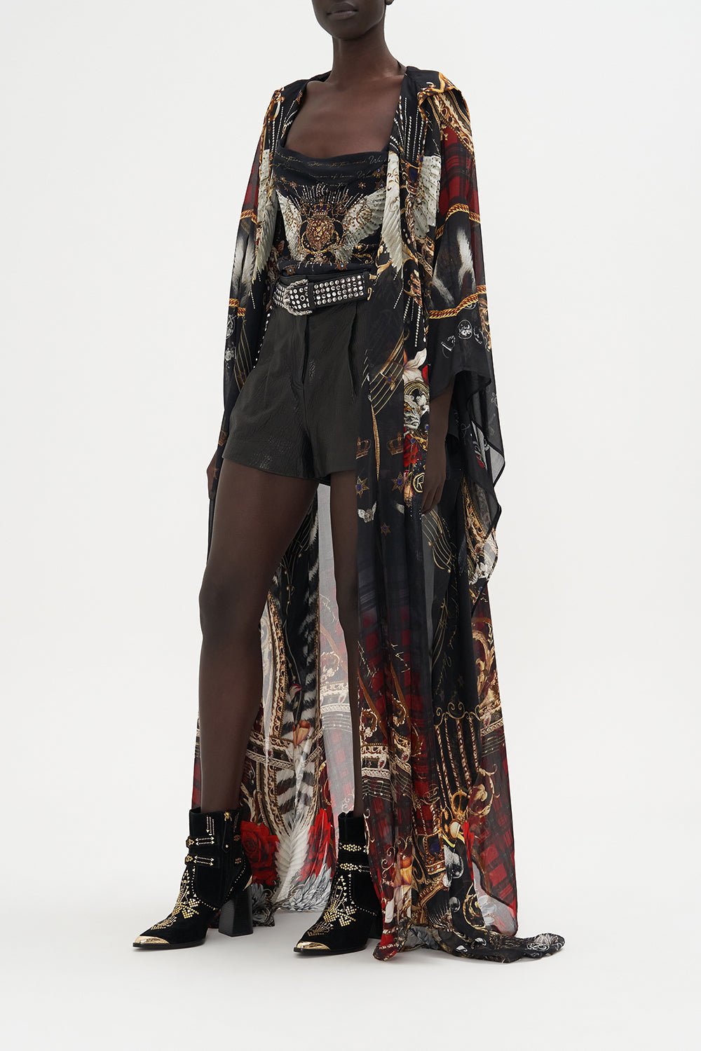 OVERSIZED ROBE DO I ENTERTAIN YOU