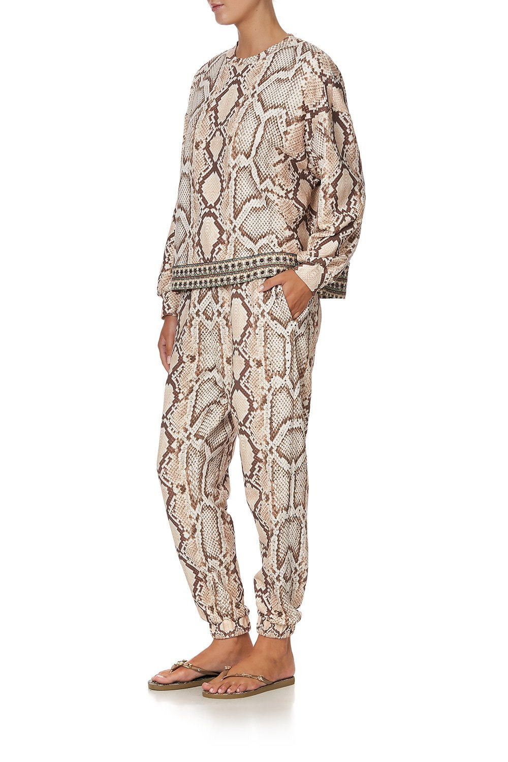 SHORT RELAXED SWEATER GAZE OF MEDUSA