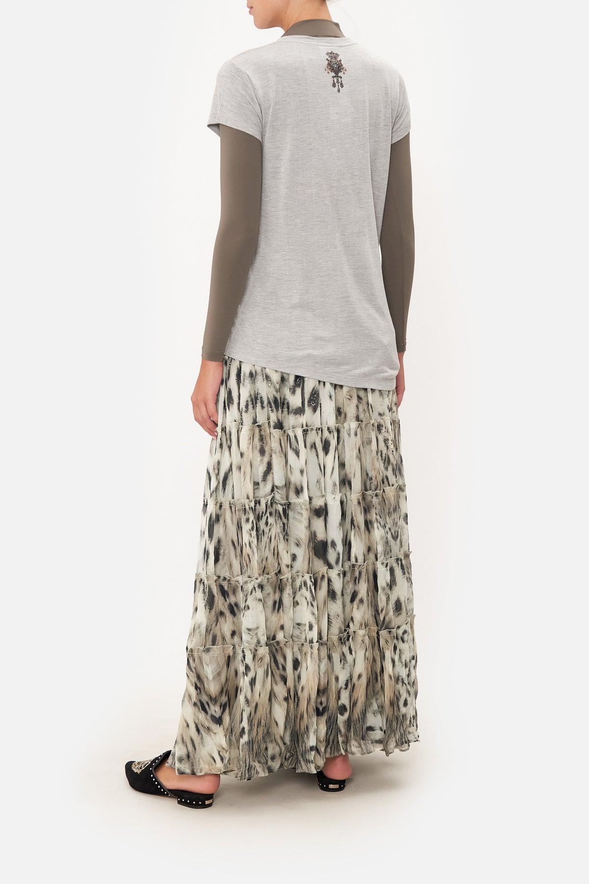 CURVED HEM FITTED TEE SNOW WHISPERS LOUNGE