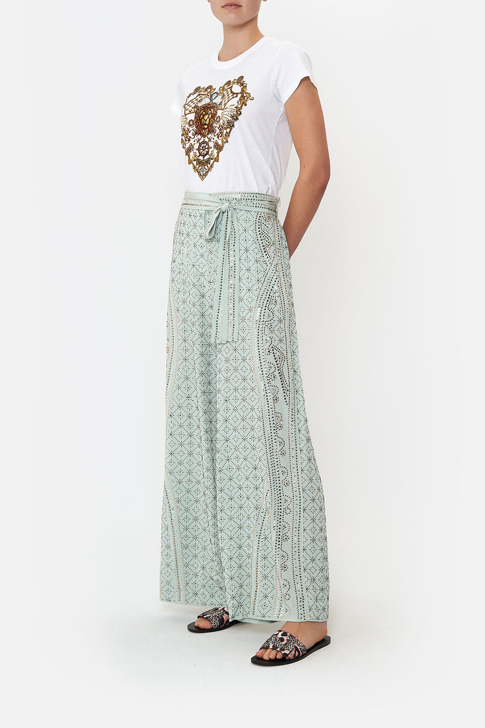 SLIM FIT ROUND NECK T-SHIRT SHADOWS OF ARMADA