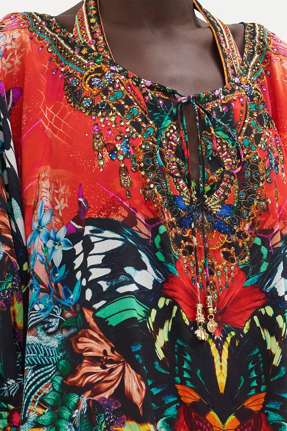 RAGLAN SLEEVE BLOUSE WITH CUFF IN A FLUTTER