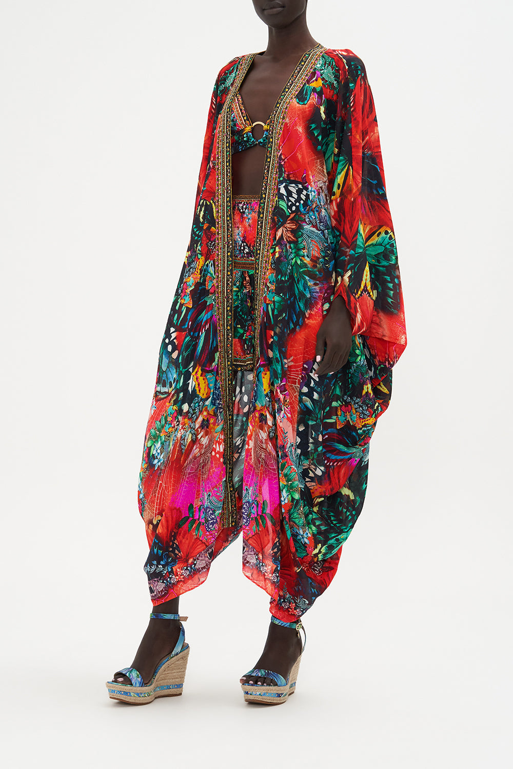 LAYER WITH CB PANEL IN A FLUTTER