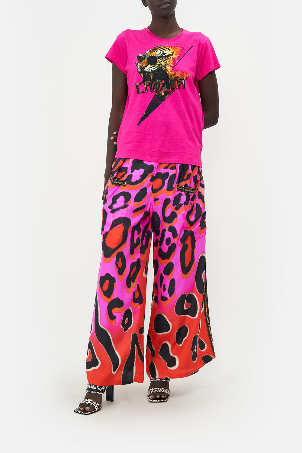 SLIM FIT ROUND NECK T-SHIRT ALWAYS CHANGE YOUR SPOTS