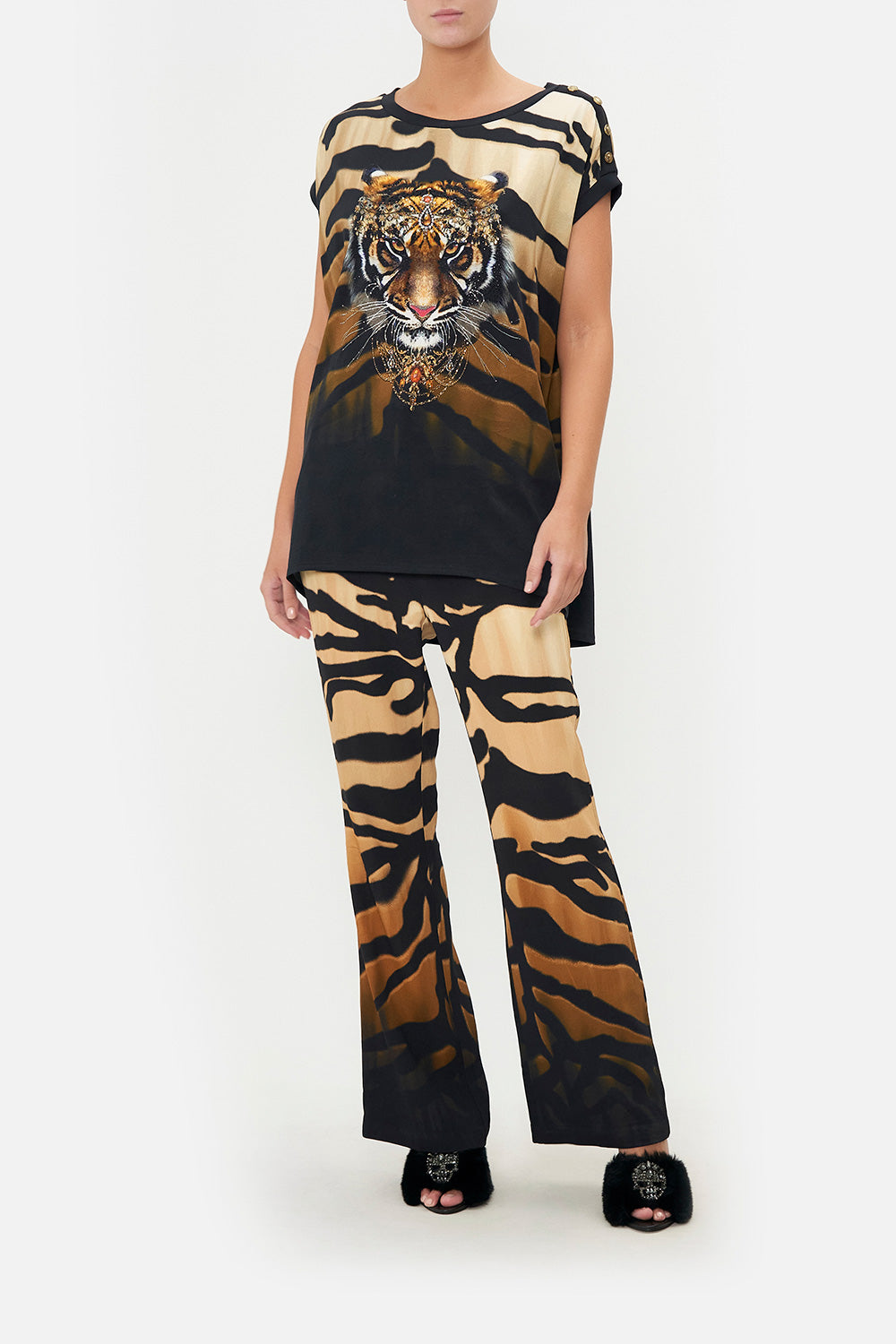 EXTENDED SLEEVE TEE WITH BUTTONS TAME MY TIGER