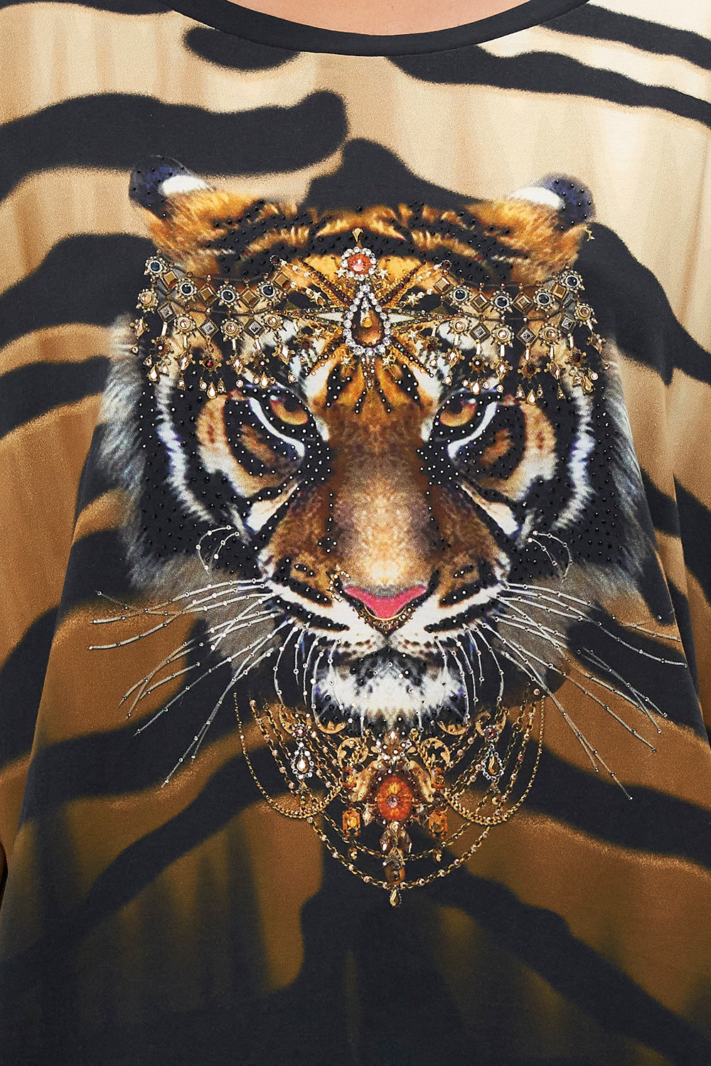 EXTENDED SLEEVE TEE WITH BUTTONS TAME MY TIGER