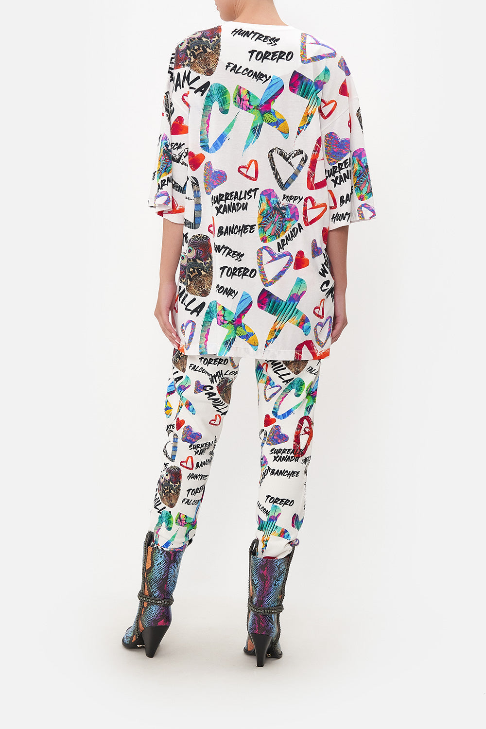 SUPER OVERSIZED TEE SHES A WRITE OFF