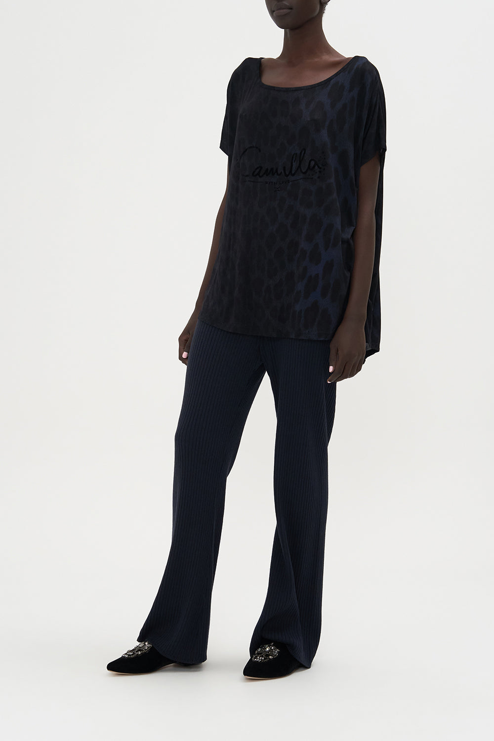 LOOSE FIT TEE SHES A CRAZY CAT