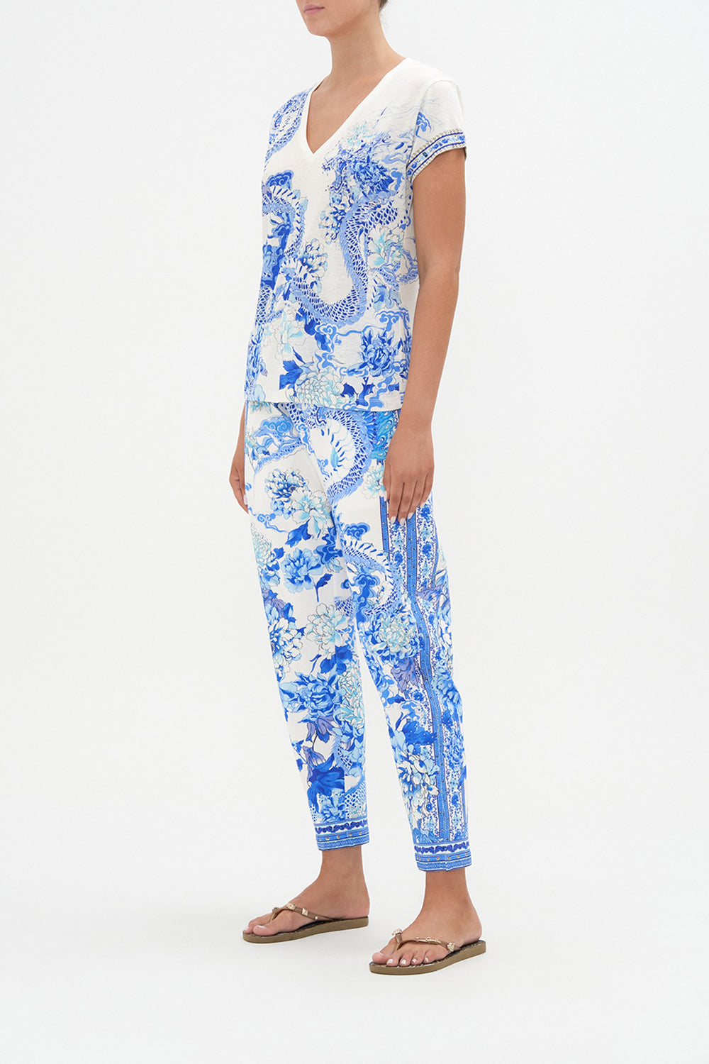 V NECK FITTED TEE HEART OF A DRAGON