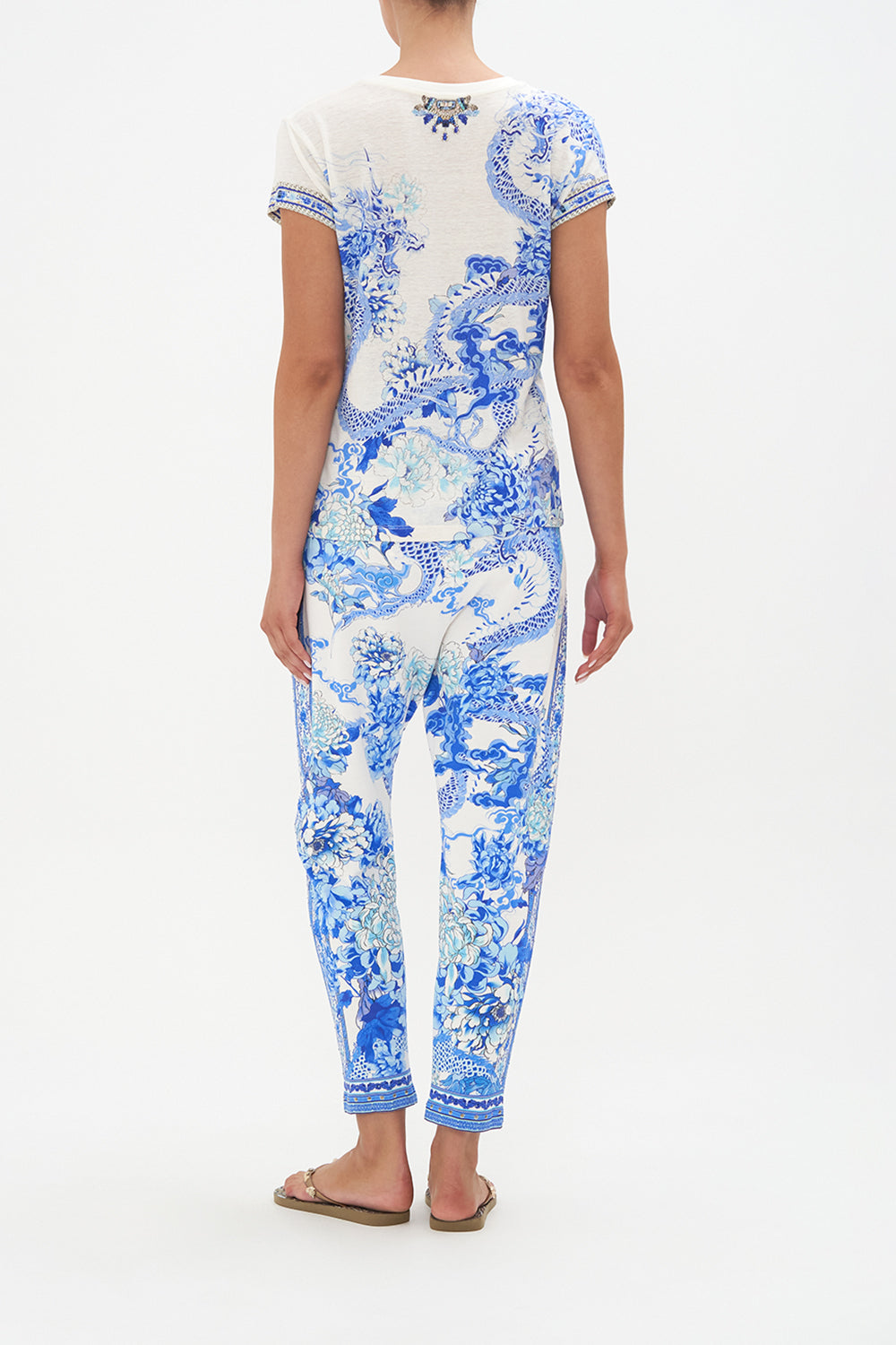 V NECK FITTED TEE HEART OF A DRAGON