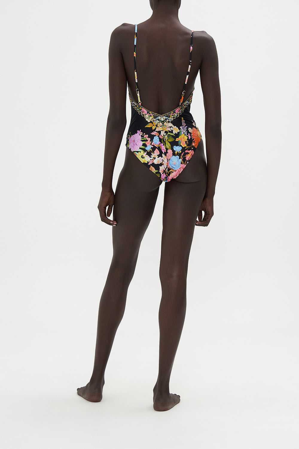 TRI ONE PIECE DIVINE DIVINITY