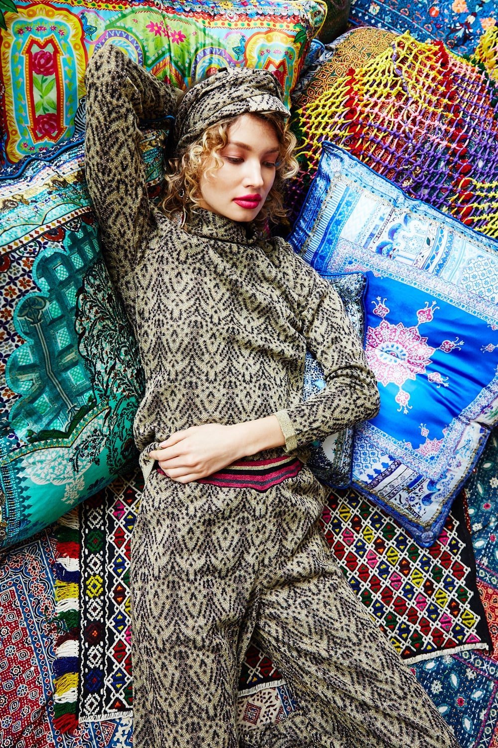 THE GYPSY LOUNGE KNITTED LONG SLEEVE SKIVVY