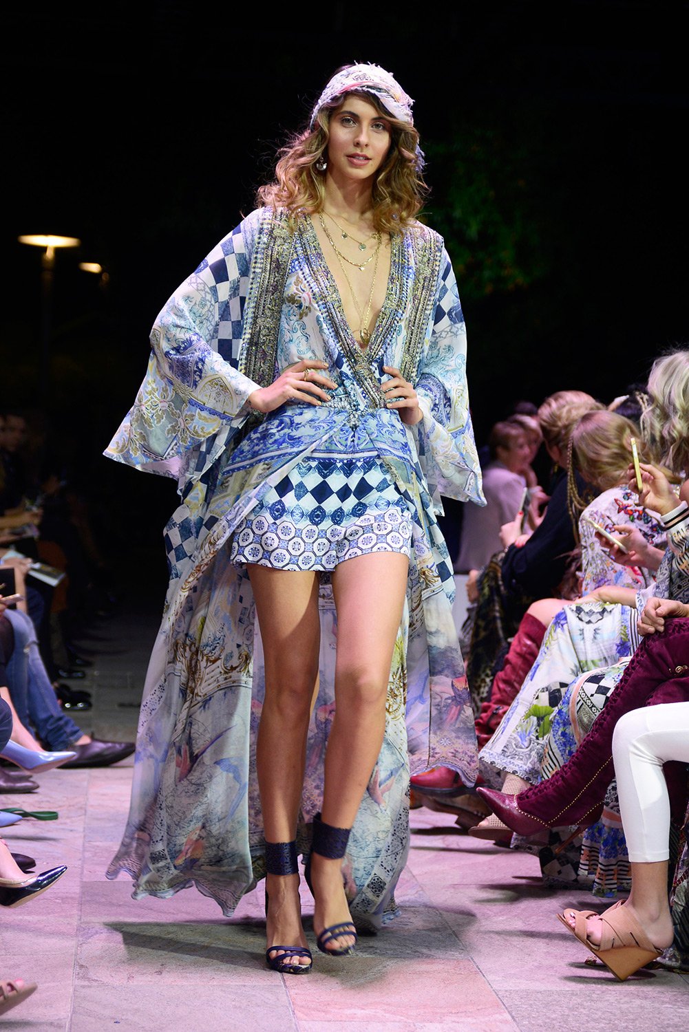 LOVERS DREAM LONG SLEEVE LONG CAPE