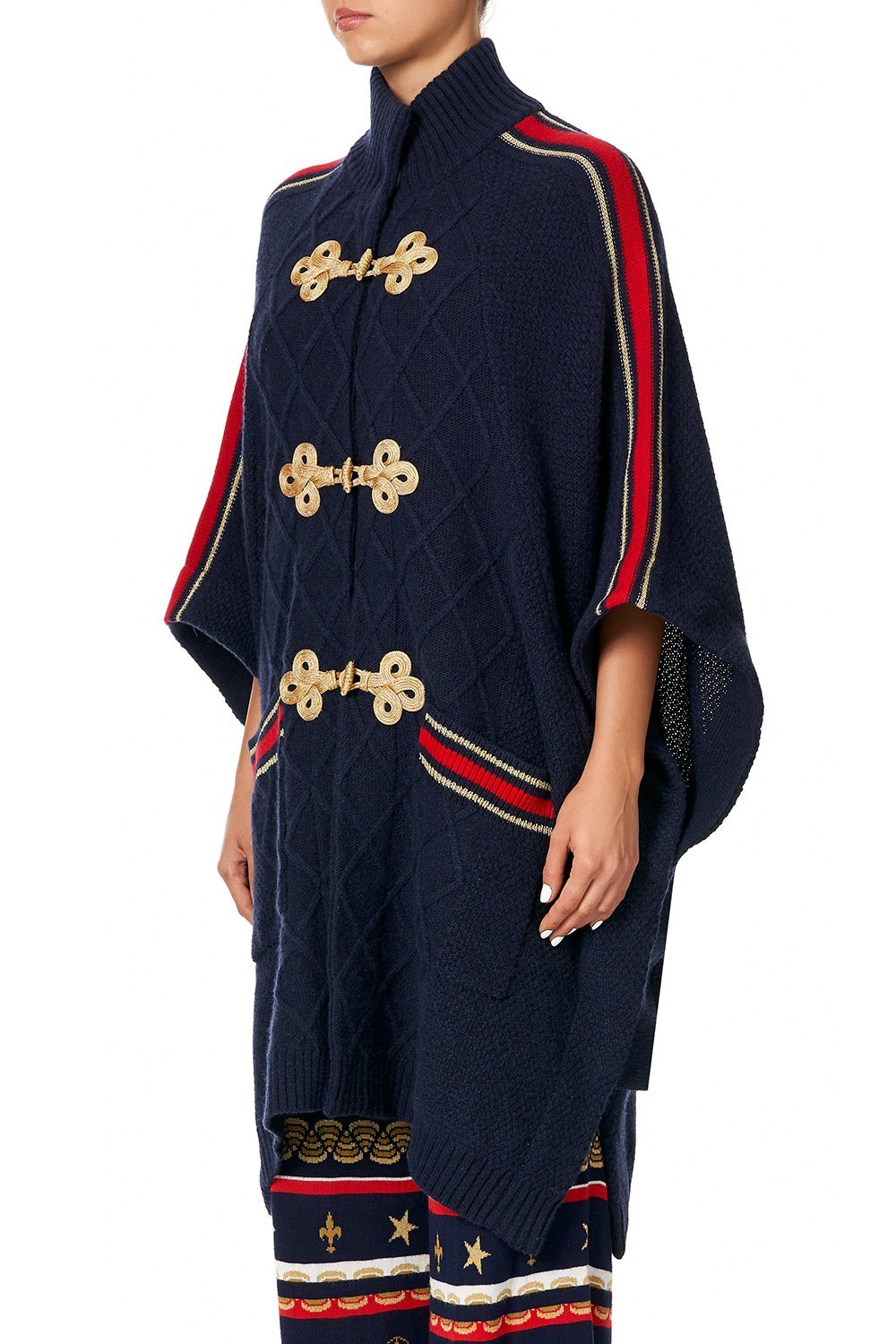 OVERSIZED CABLE KNIT COSTUME PARTY