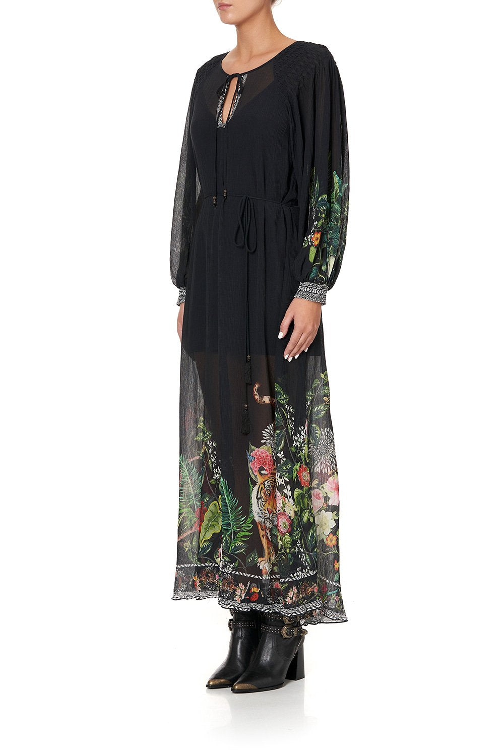 DRESS WITH SMOCKED SLEEVE RAISED WITH WOLVES